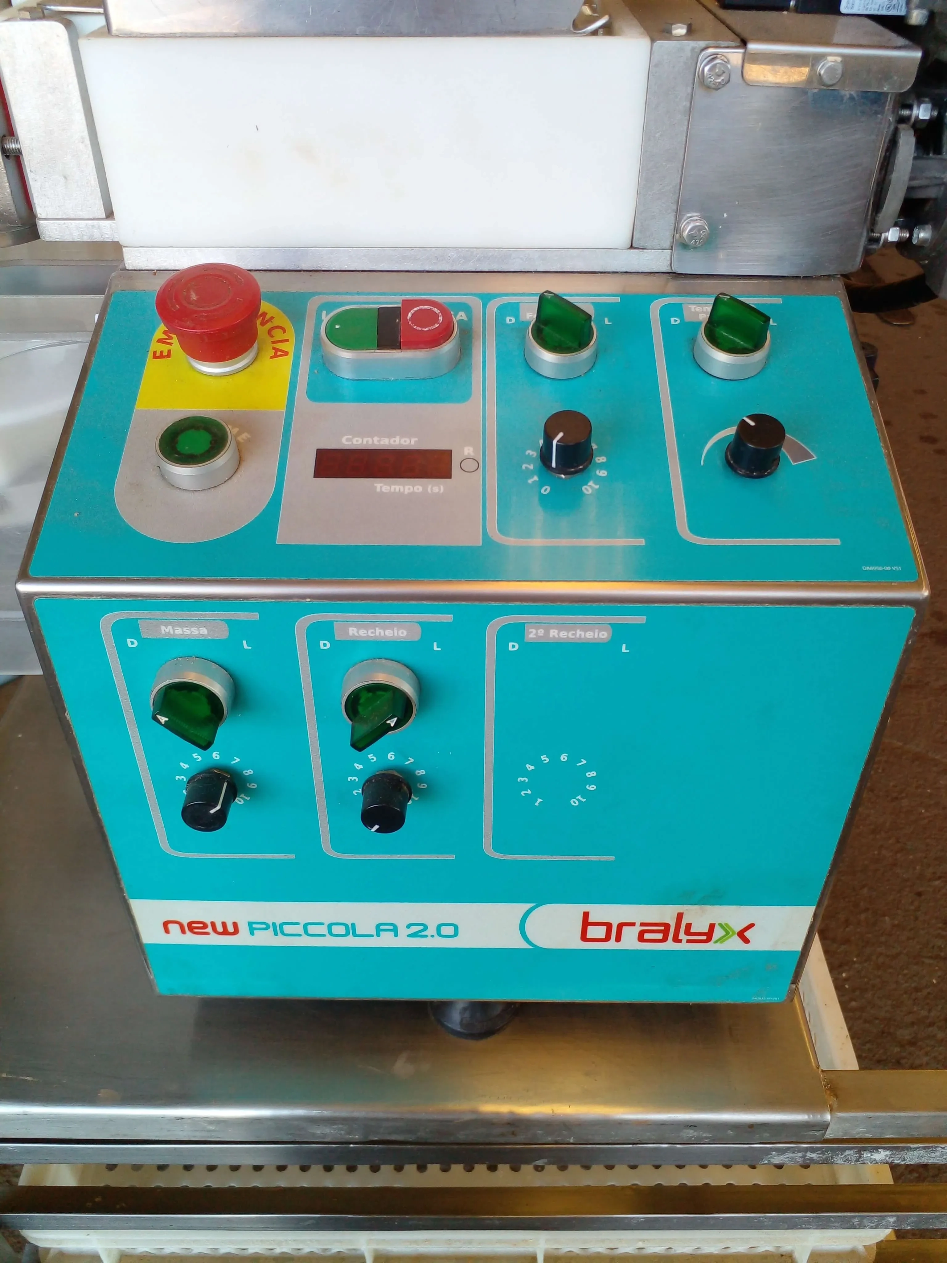 formadora-produtora-de-salgados-e-doces-marca-bralyx-modelo-piccola-2-0