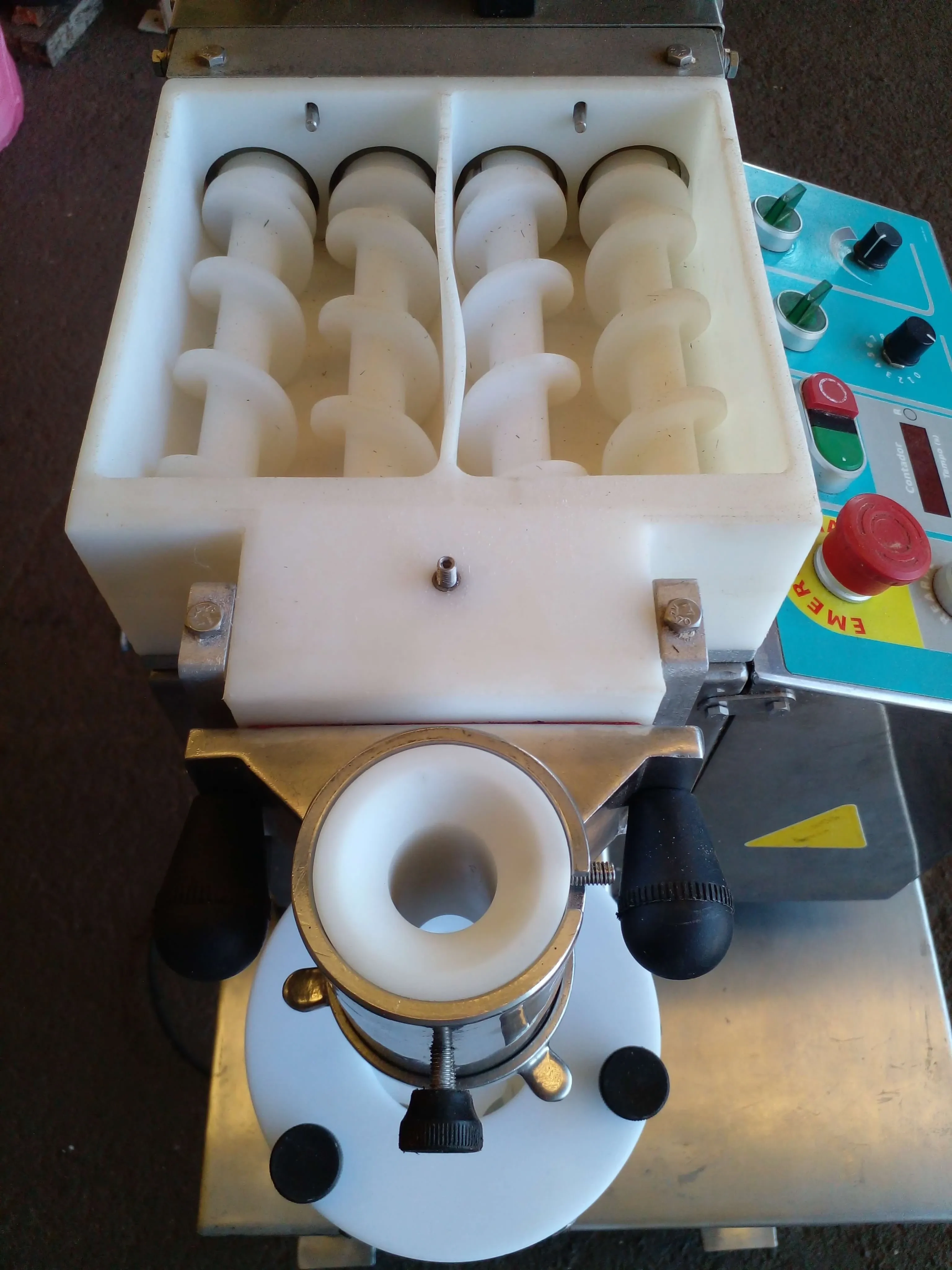 formadora-produtora-de-salgados-e-doces-marca-bralyx-modelo-piccola-2-0