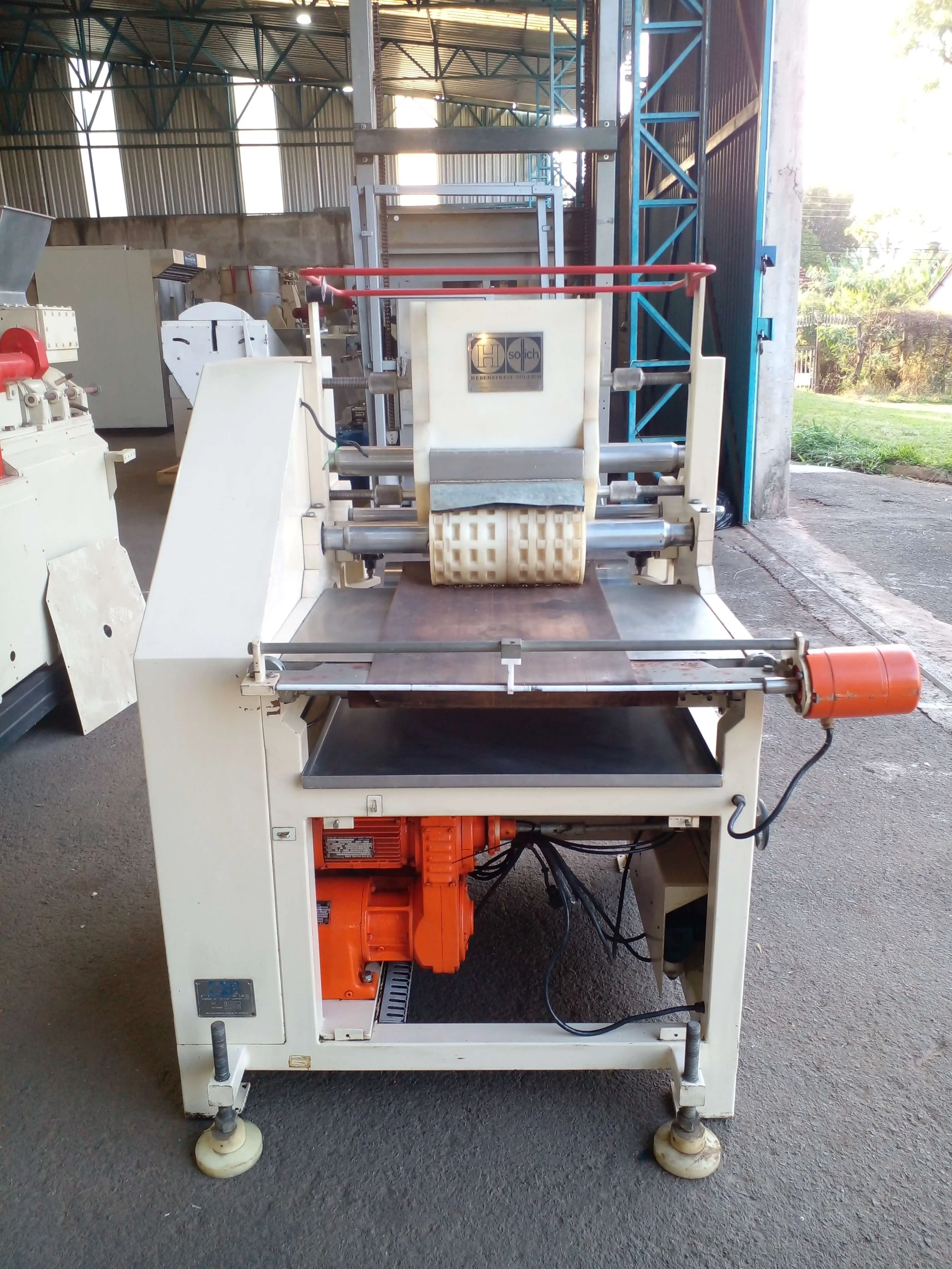 moldadora-de-bombom-e-recheio-marca-sollich