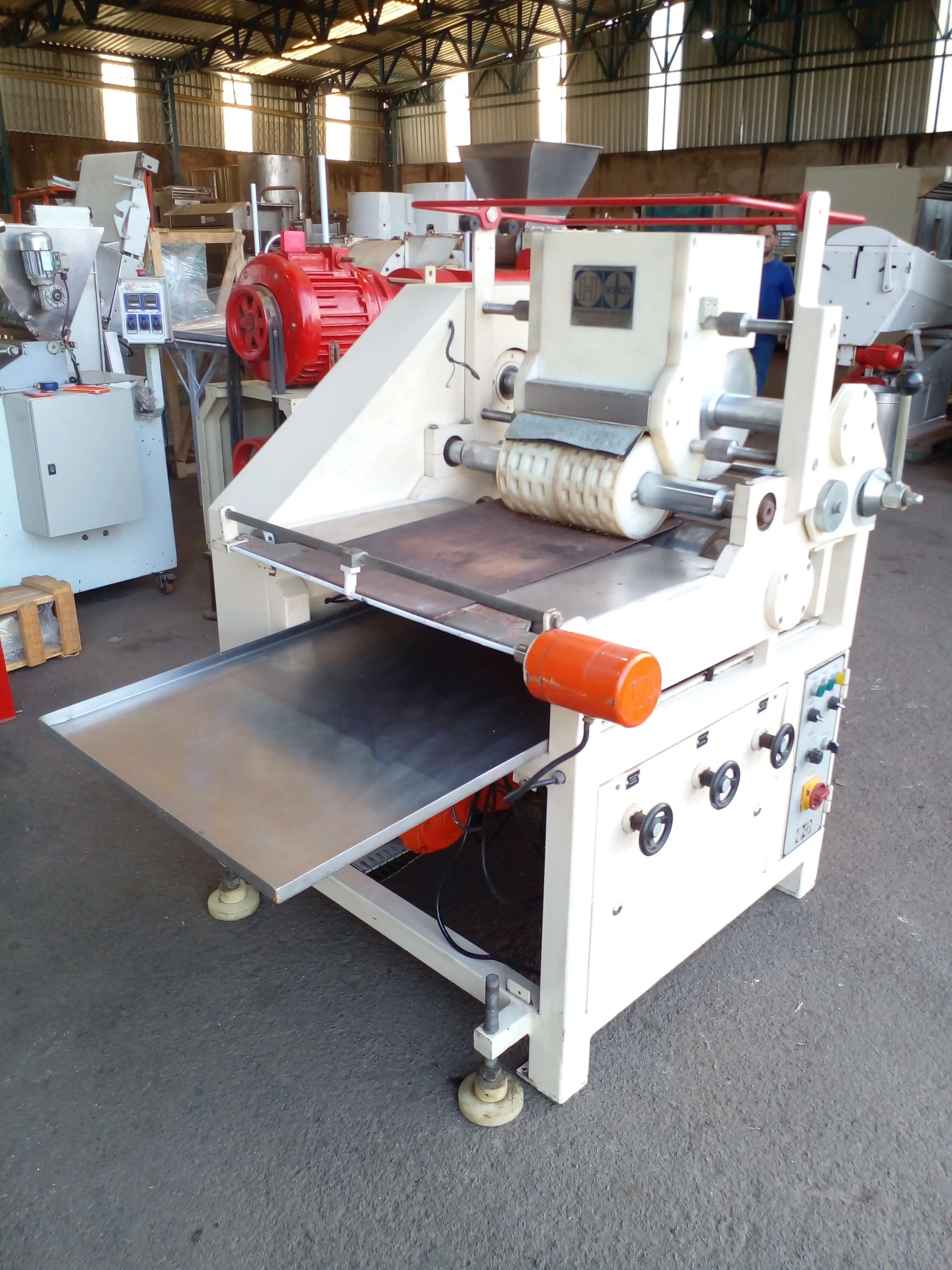 moldadora-de-bombom-e-recheio-marca-sollich