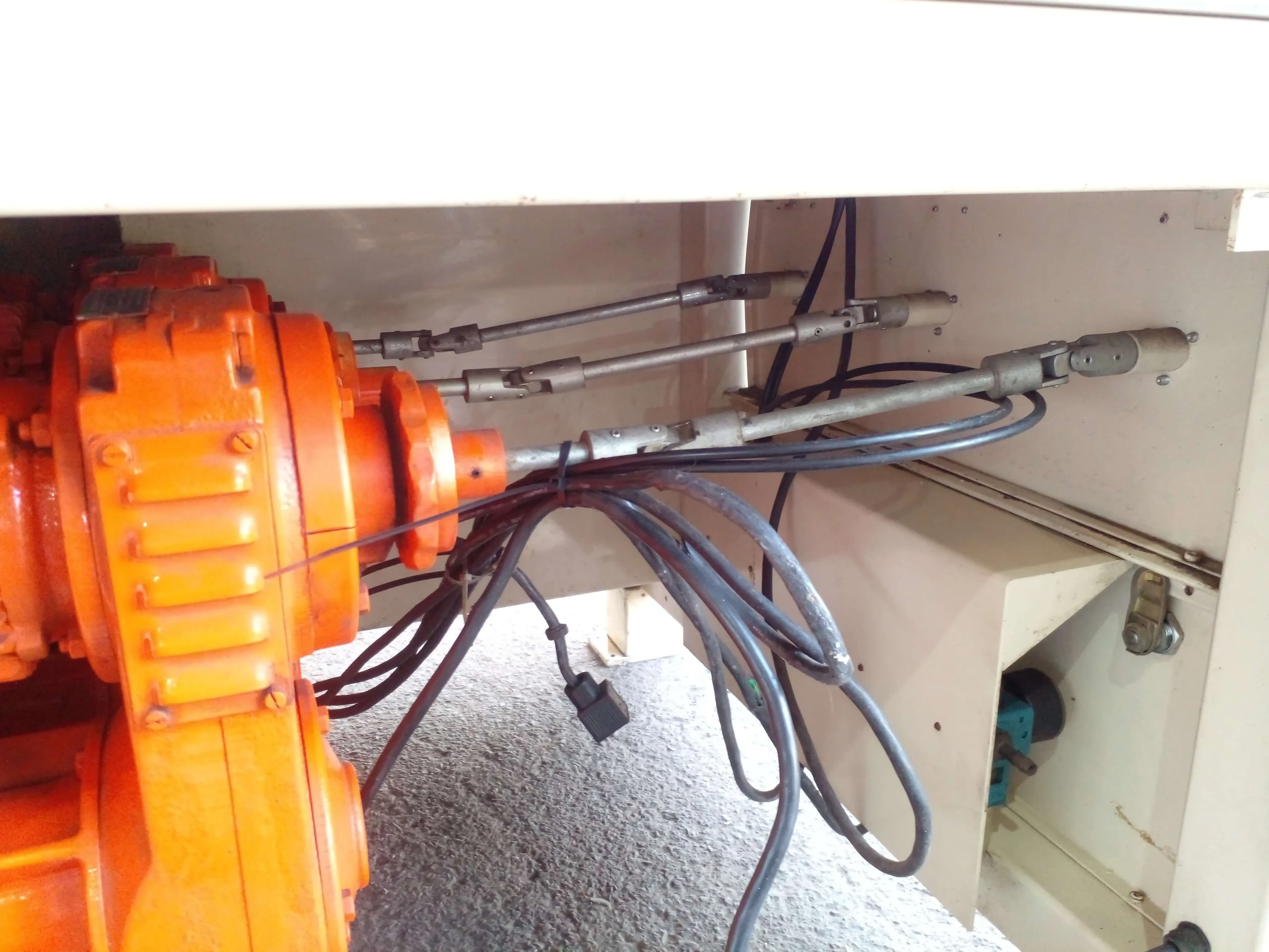 moldadora-de-bombom-e-recheio-marca-sollich