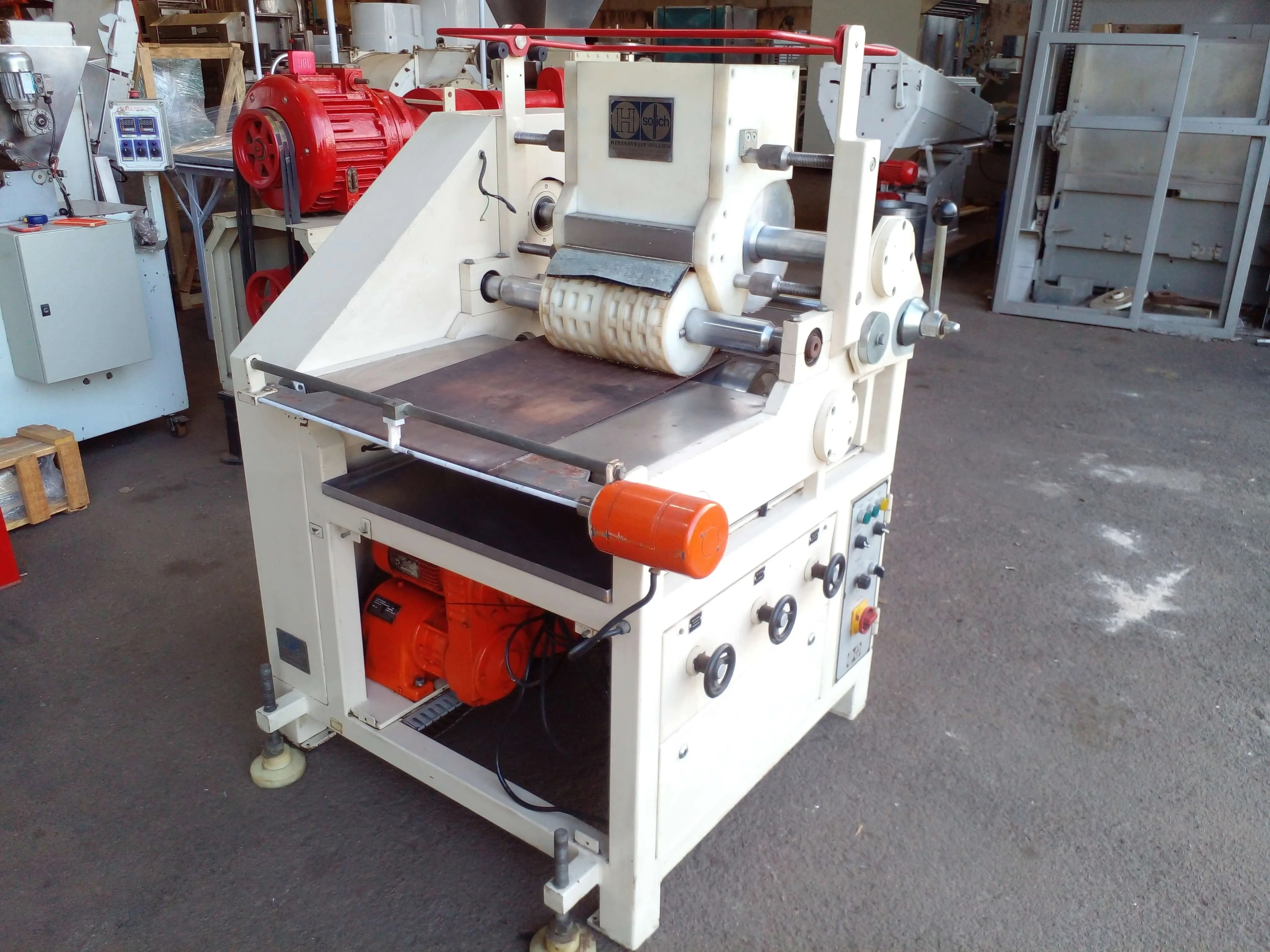 moldadora-de-bombom-e-recheio-marca-sollich