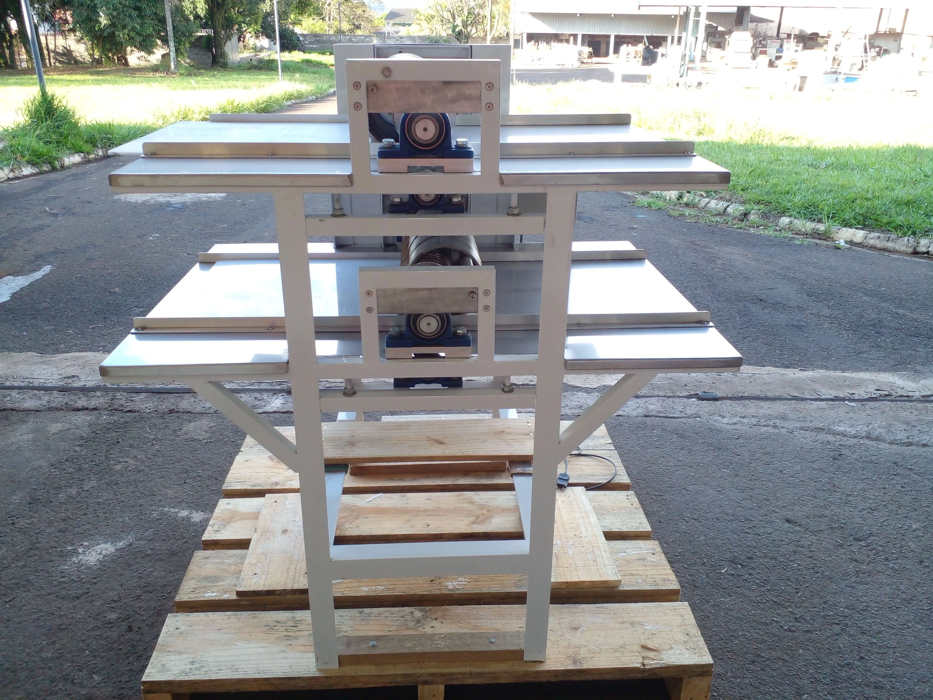 mesa-para-corte-de-doces-e-balas-marca-milpack