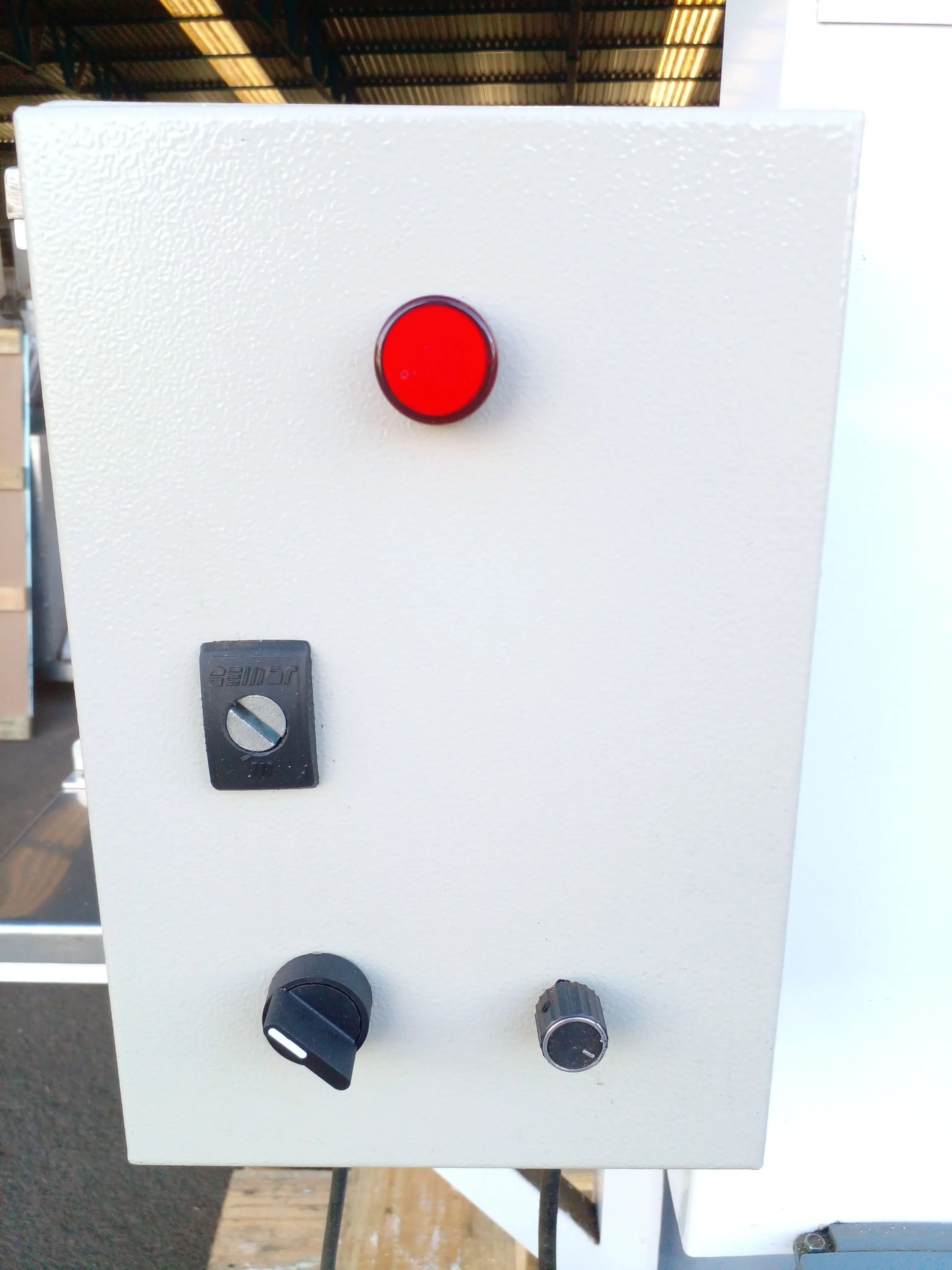 mesa-para-corte-de-doces-e-balas-marca-milpack