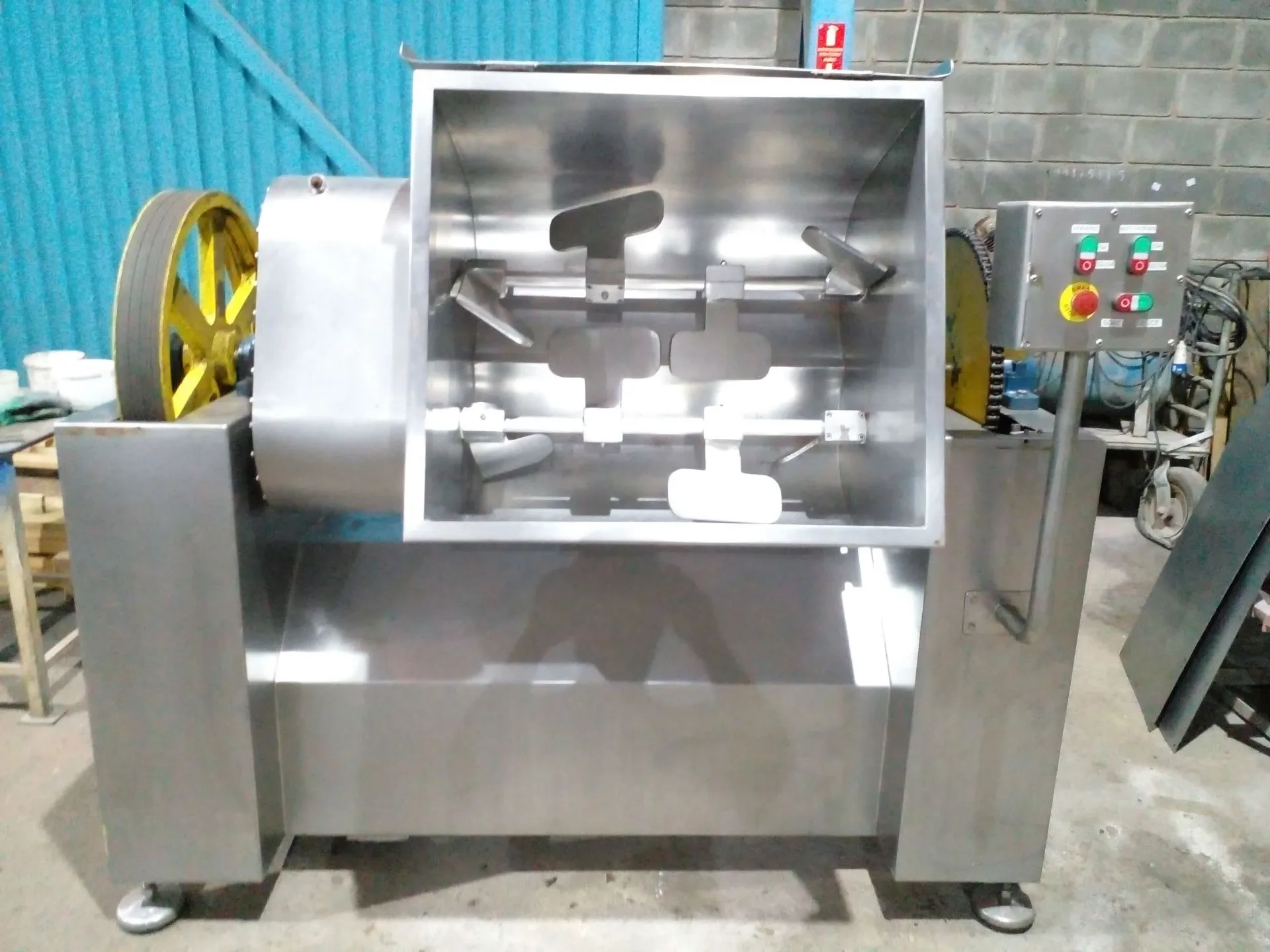 misturador-horizontal-de-carne-de-palheta-com-2-eixos