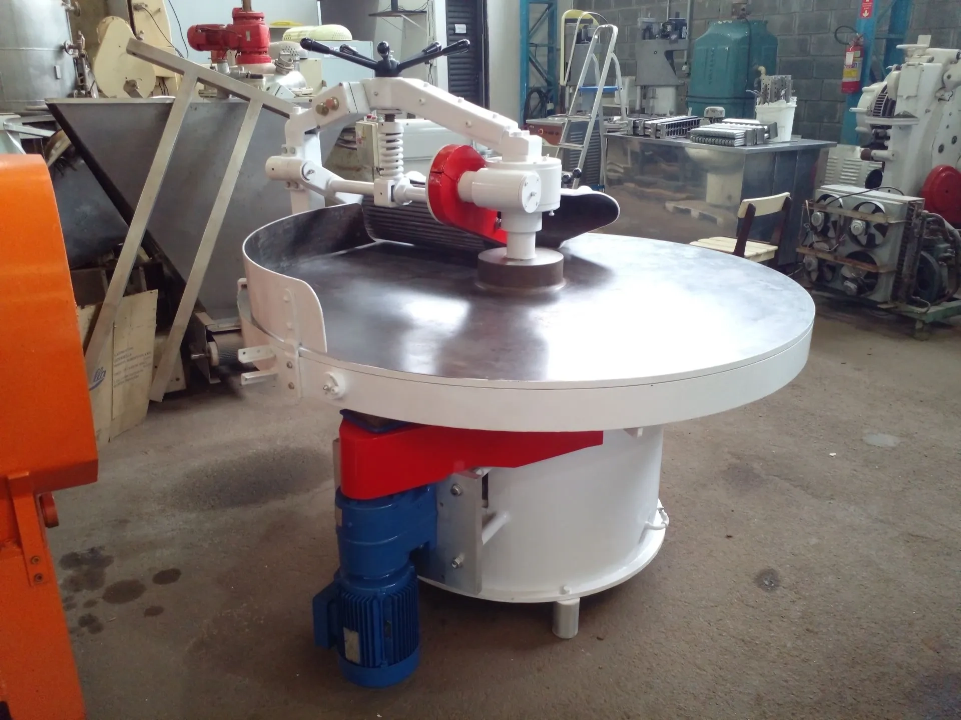 mesa-massageadora-de-massa-de-bala-manteiga-e-outros