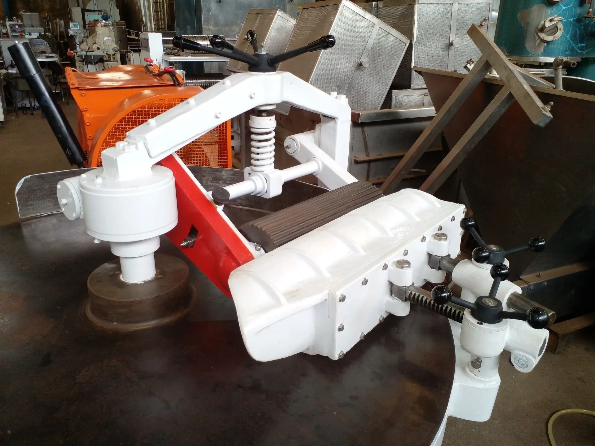 mesa-massageadora-de-massa-de-bala-manteiga-e-outros