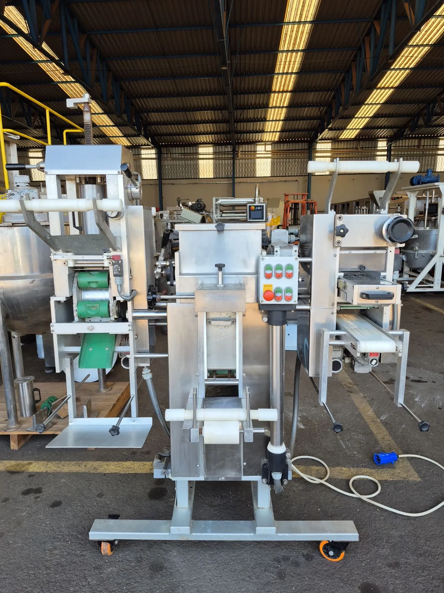 produtora-de-massas-marca-officina-dea