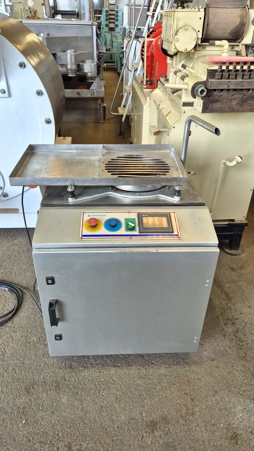 temperadeira-chocolate-com-mesa-vibrat