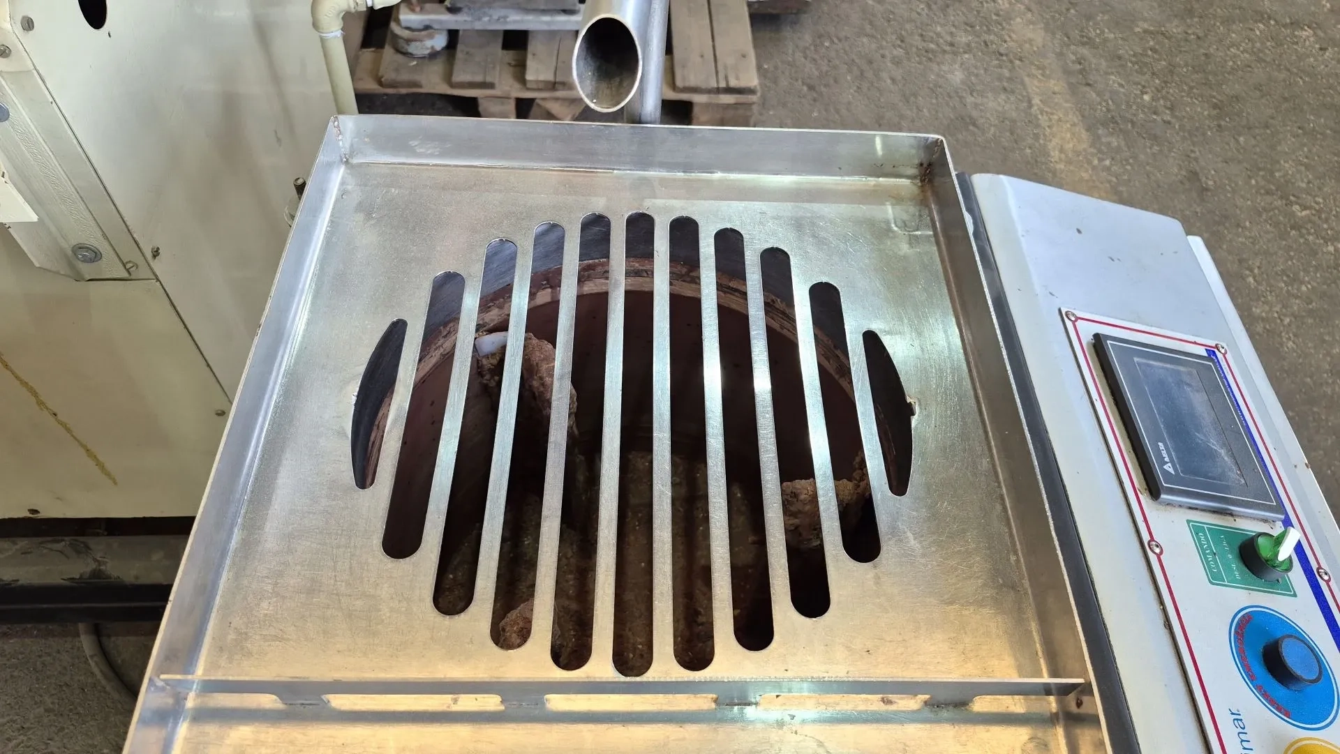 temperadeira-chocolate-com-mesa-vibrat