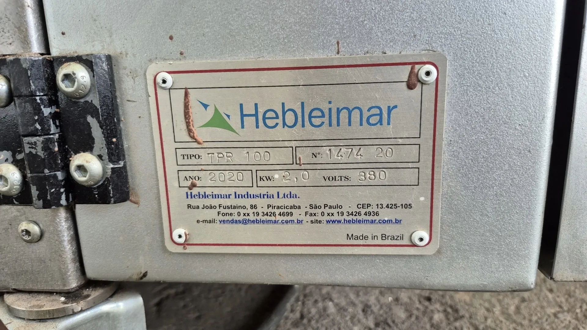 temperadeira-chocolate-com-mesa-vibrat