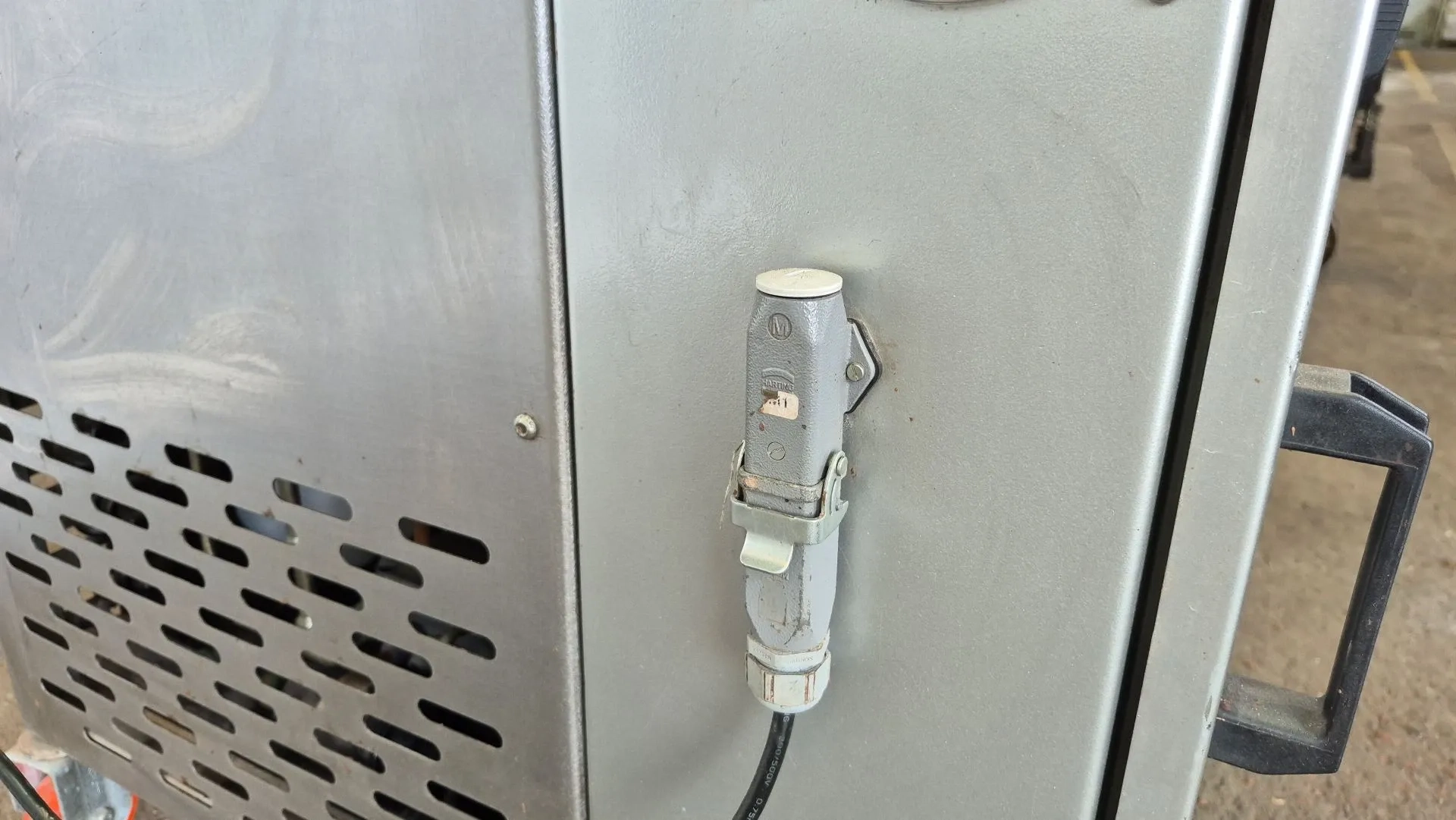 temperadeira-chocolate-com-mesa-vibrat