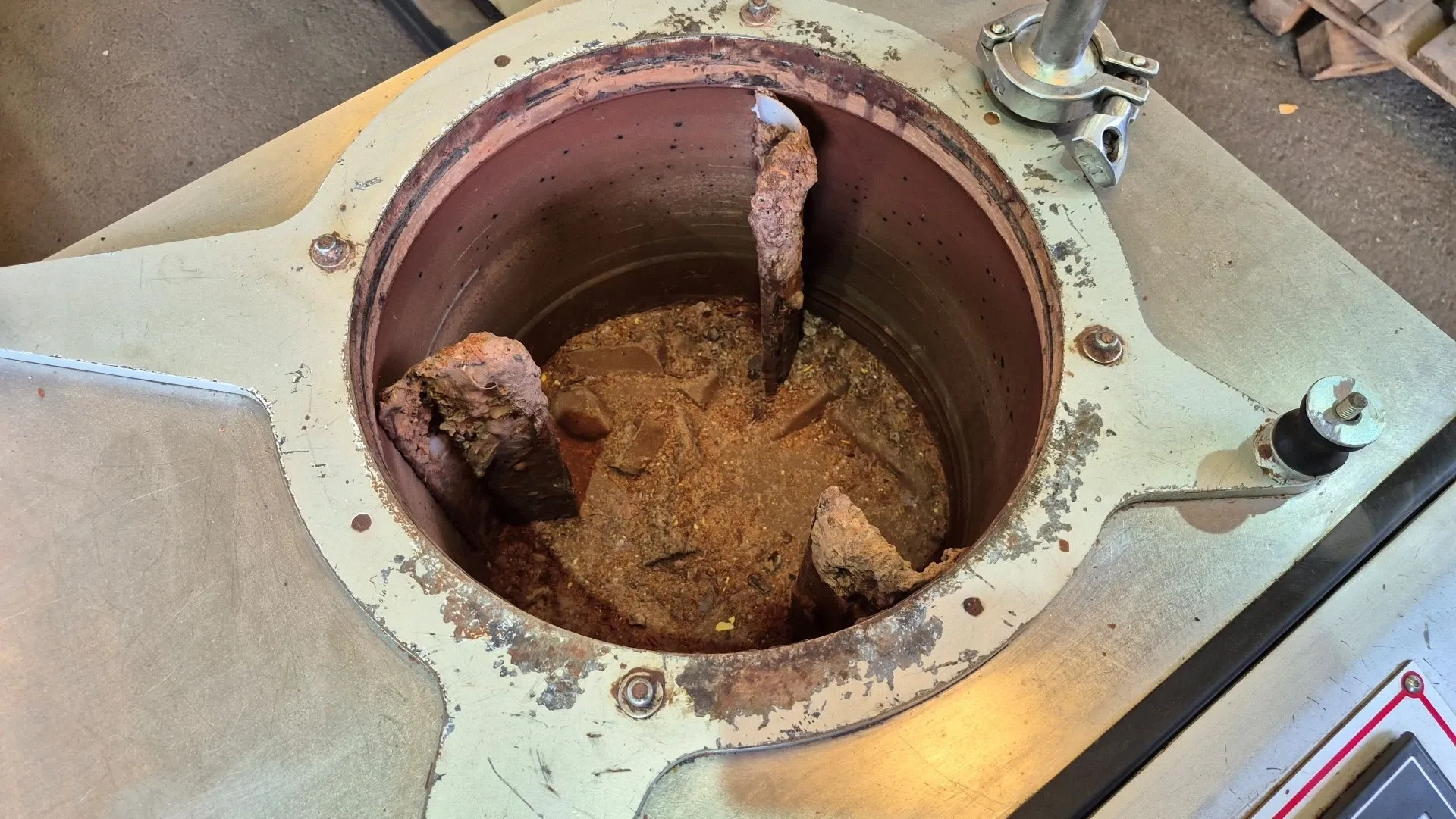 temperadeira-chocolate-com-mesa-vibrat