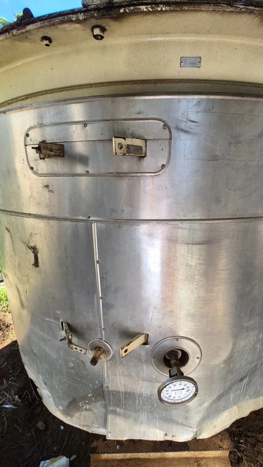 tanque-em-aco-carbono-encamisado-com-revestimento-externo-em-aco-inox