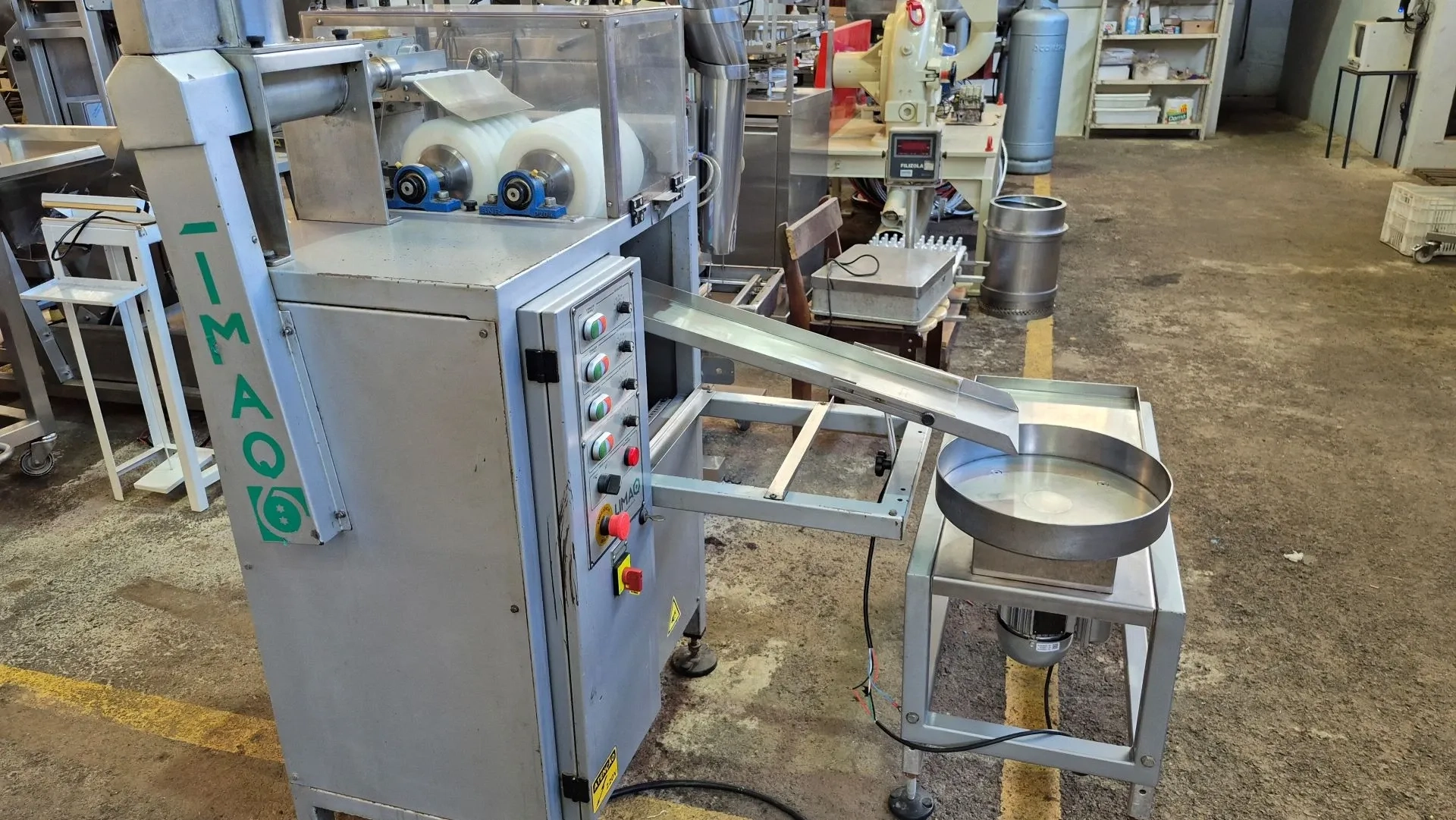 boleadora-modeladora-de-massas-e-doces-macicos-marca-limaq