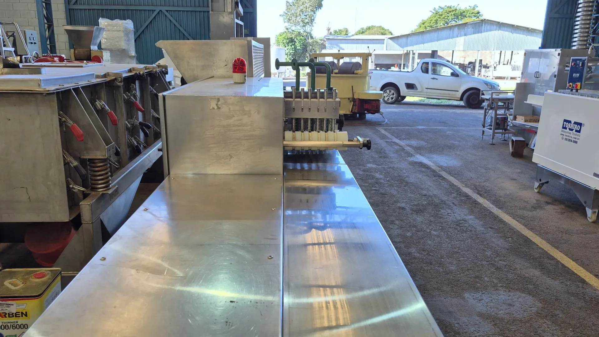 cortadora-e-recheadora-de-pao-de-alho-baguete-e-bolinha-marca-maquinas-dom