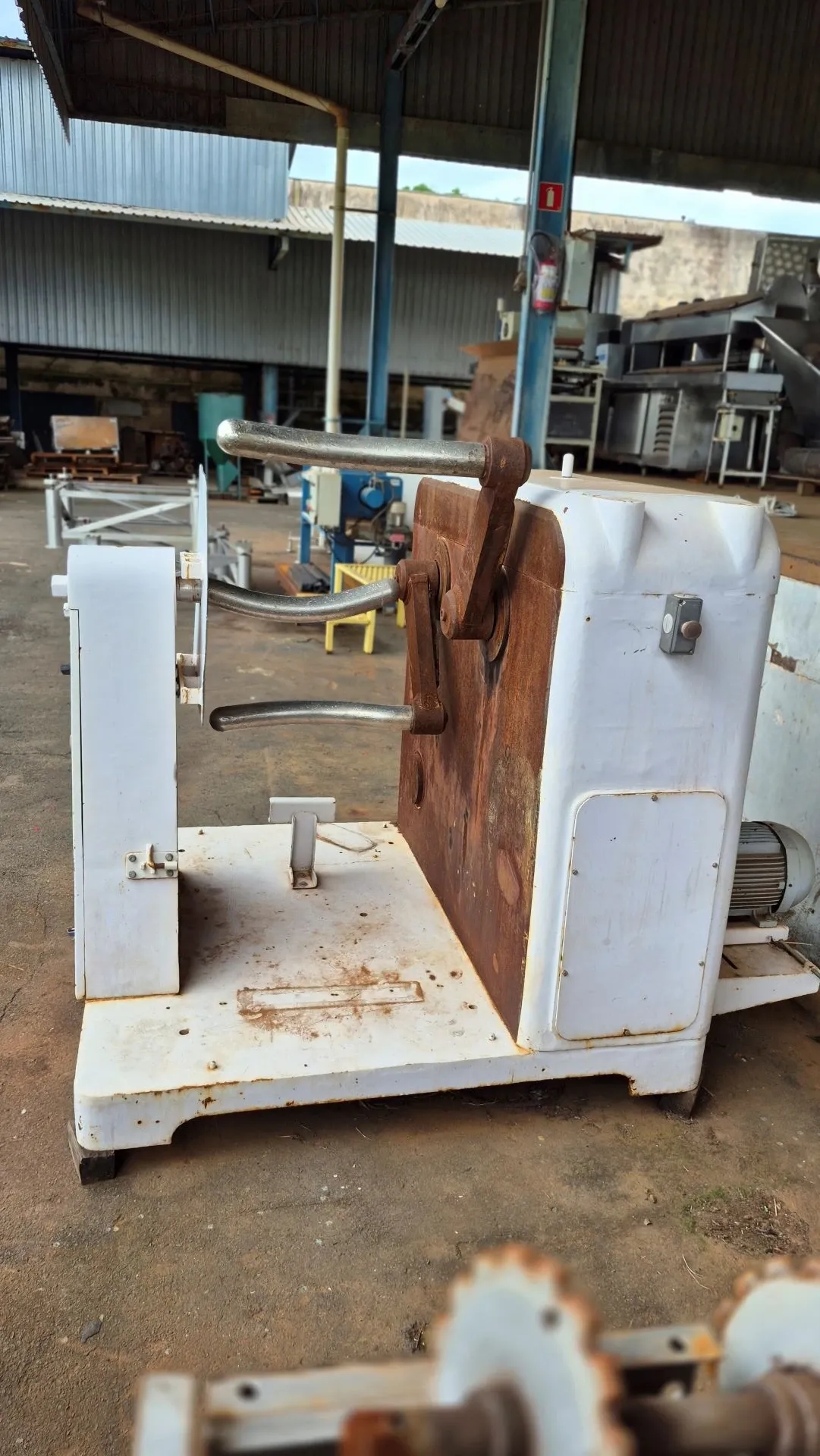 puxador-de-bala-capacidade-60-kg-por-batelada-marca-maicom-maras