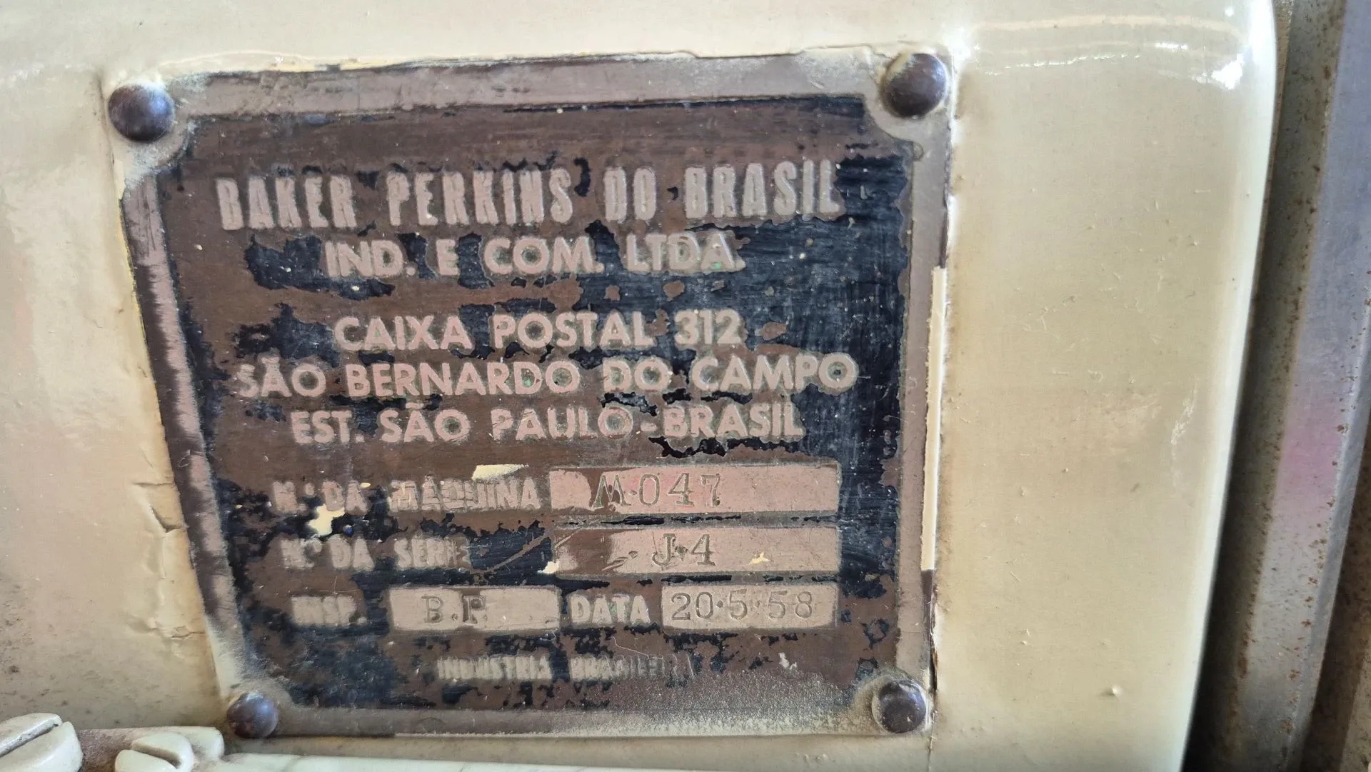 embaladora-de-dupla-torcao-para-balas-de-banana-bombons-balas-trufas-e-outros