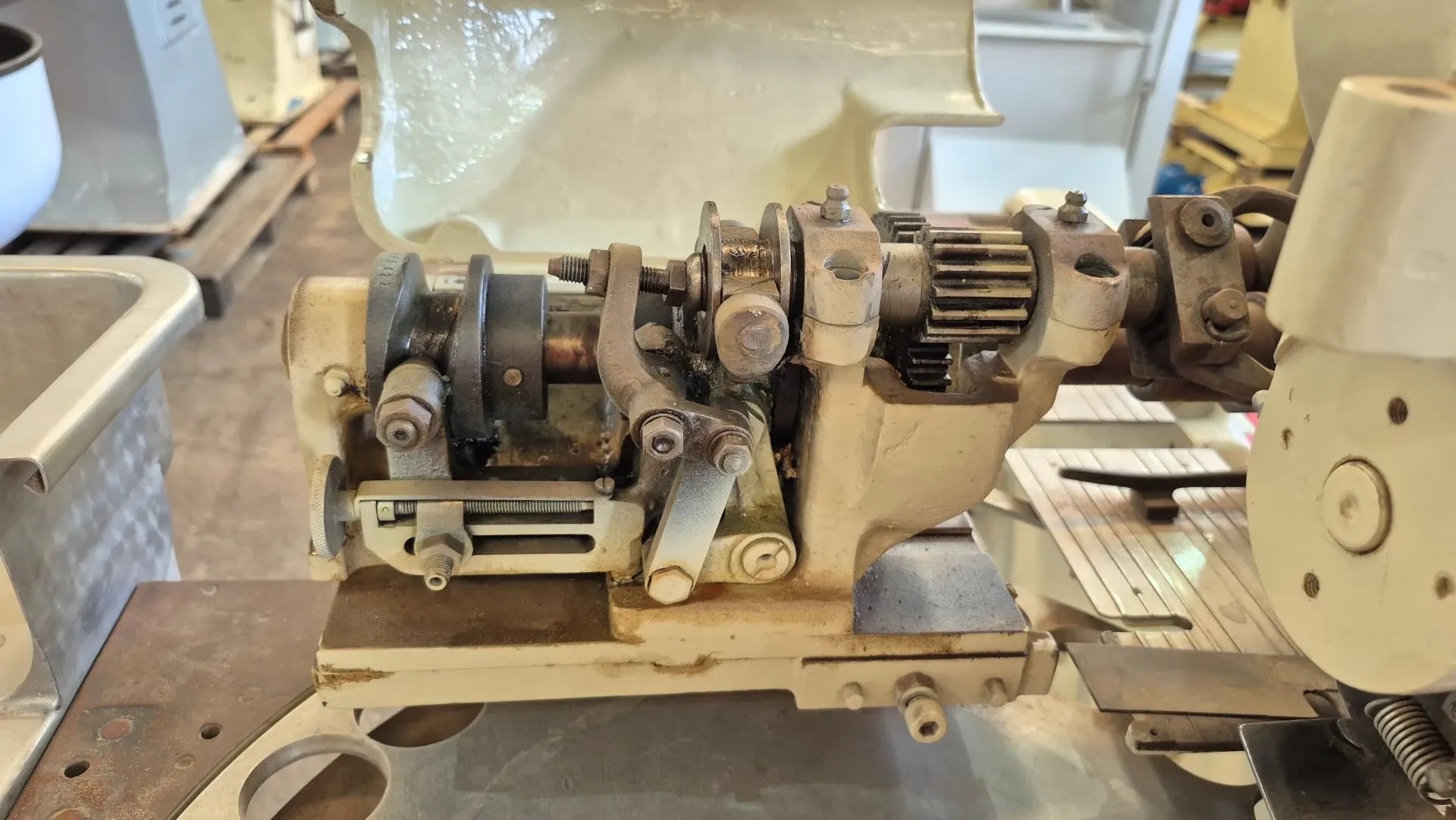 embaladora-de-dupla-torcao-para-balas-de-banana-bombons-balas-trufas-e-outros