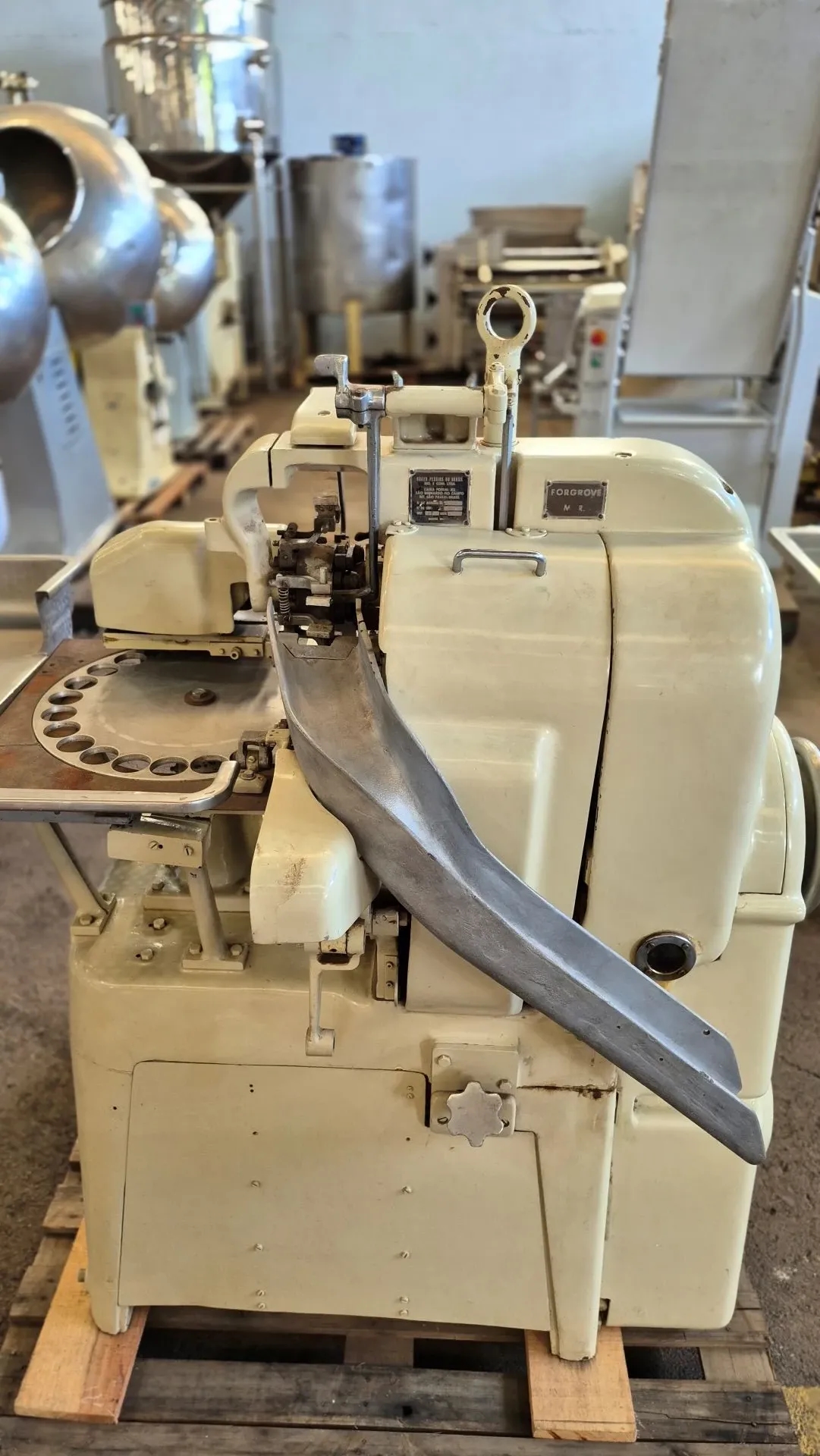 embaladora-de-dupla-torcao-para-balas-de-banana-bombons-balas-trufas-e-outros