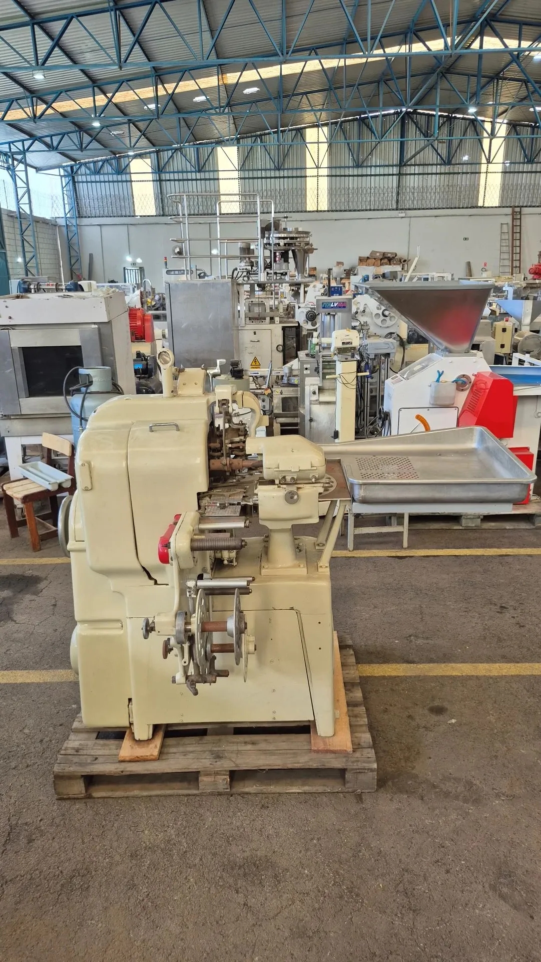 embaladora-de-dupla-torcao-para-balas-de-banana-bombons-balas-trufas-e-outros