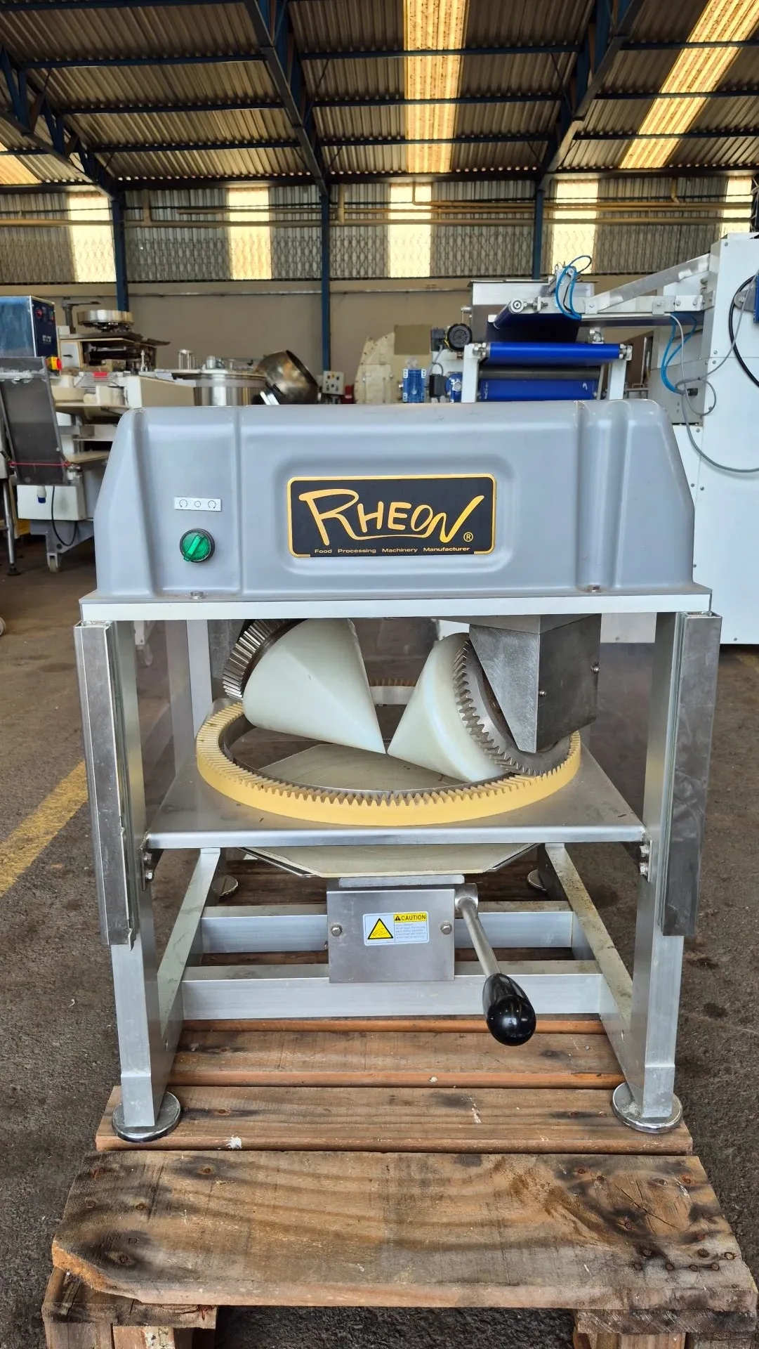 abridora-de-massa-de-pizza-marca-rheon-modelo-pizza-spinner-pm-001