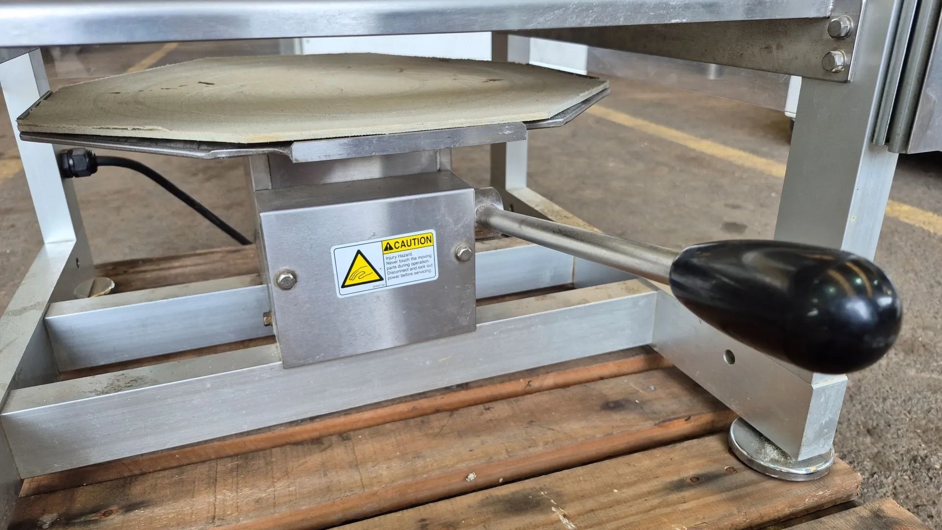 abridora-de-massa-de-pizza-marca-rheon-modelo-pizza-spinner-pm-001