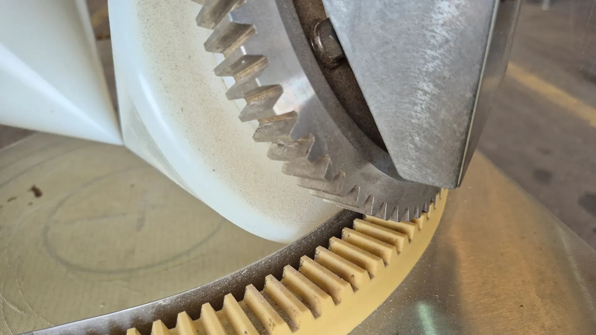 abridora-de-massa-de-pizza-marca-rheon-modelo-pizza-spinner-pm-001