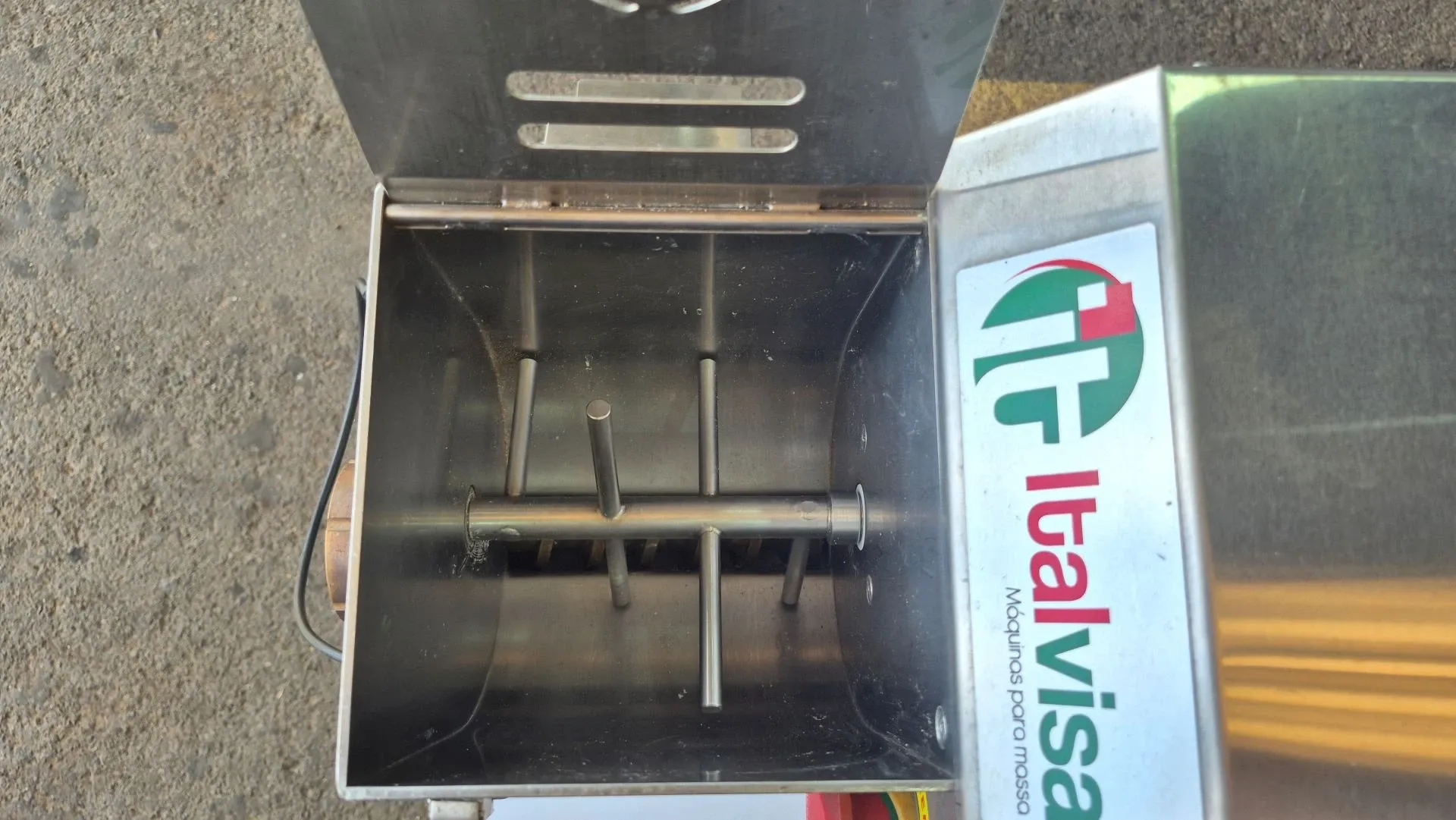 extrusora-de-massas-marca-italvisa-modelo-pastaia-2-1