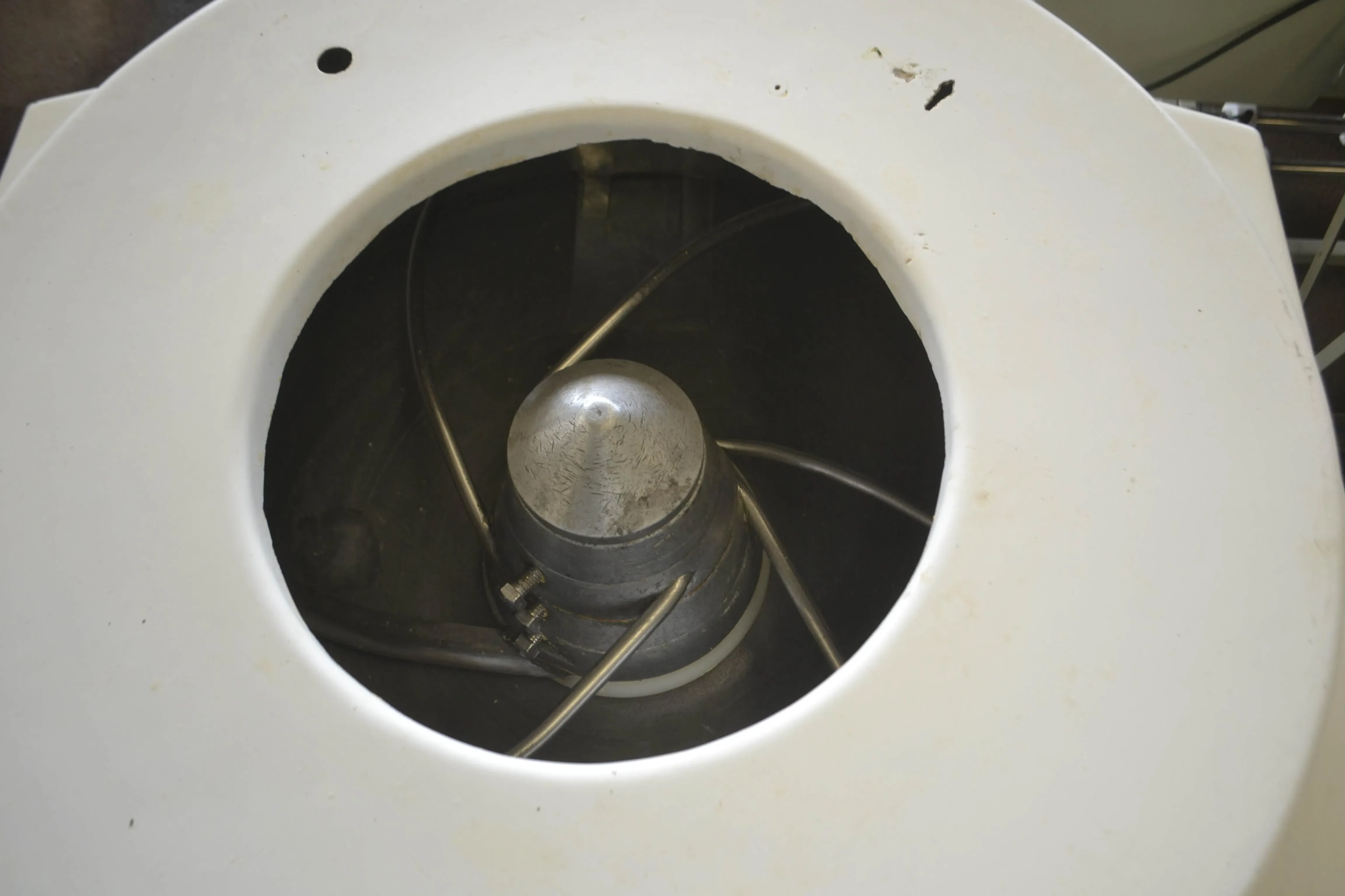 compactadeira-com-masseira-capacidade-100-kh-hora-marca-toshiro