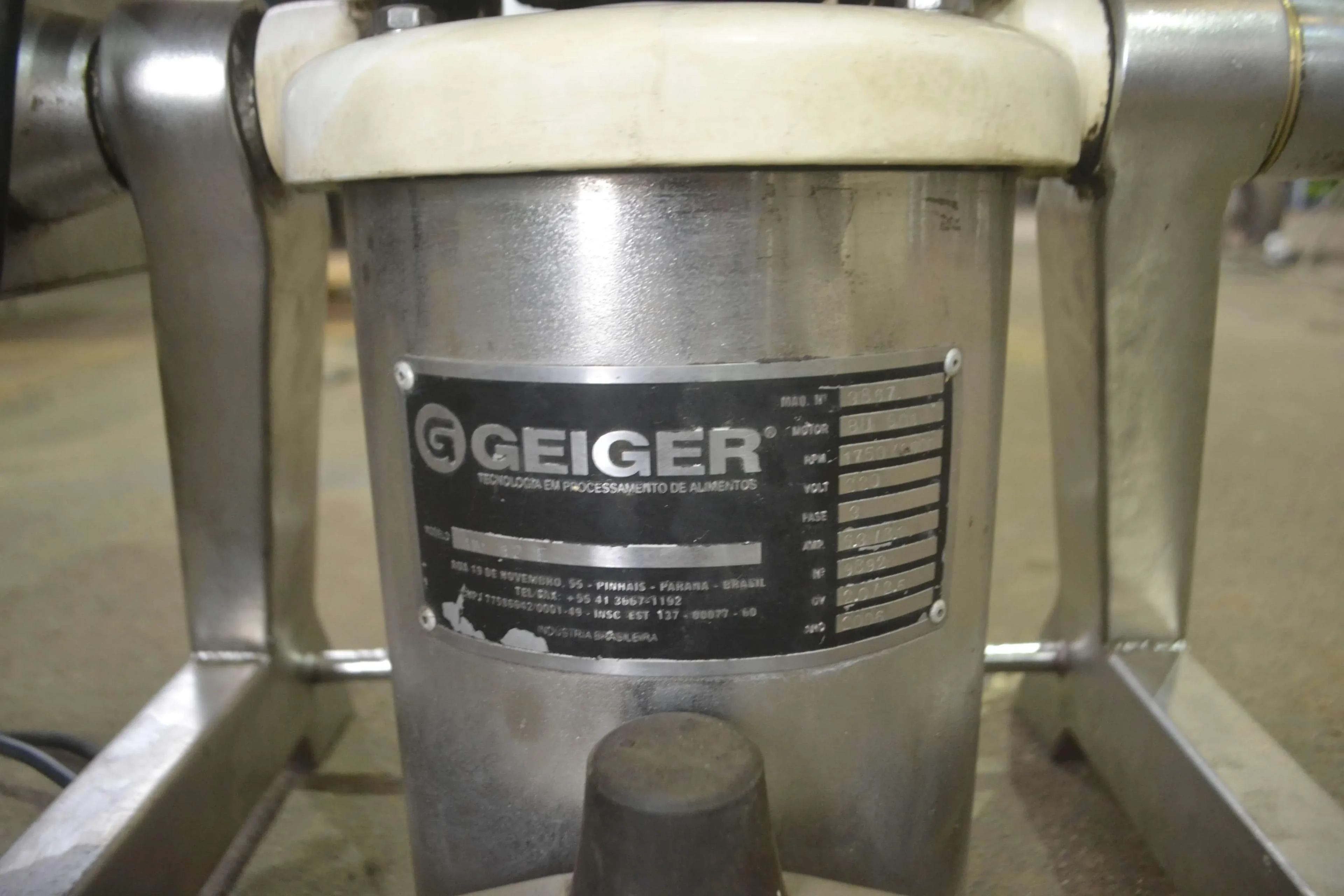 processador-universal-cutter-capacidade-12-litros-marca-geiger