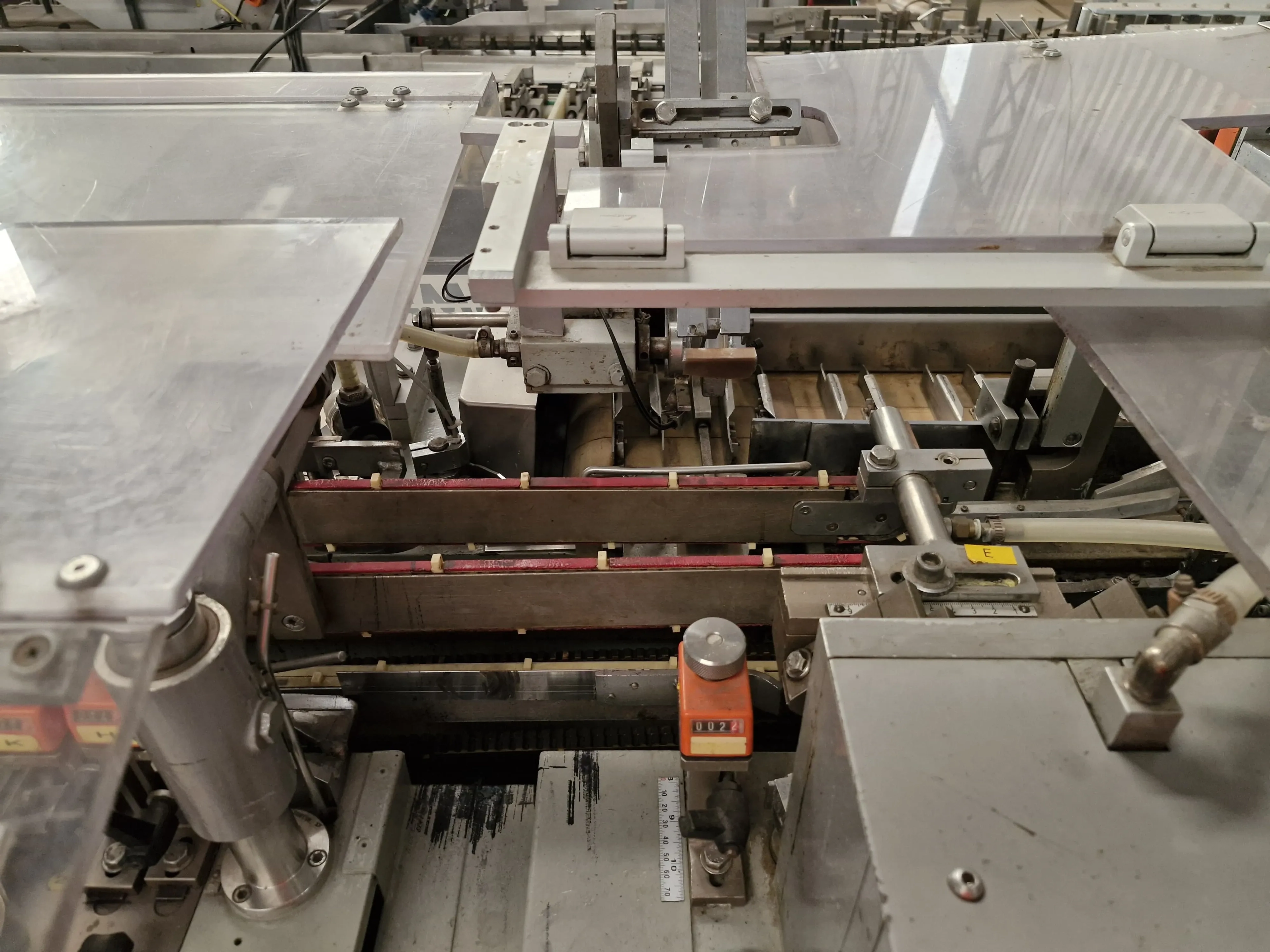 encartuchadeira-horizontal-automatica-para-frascos-plasticos-vidros-com-bula-marca-ima