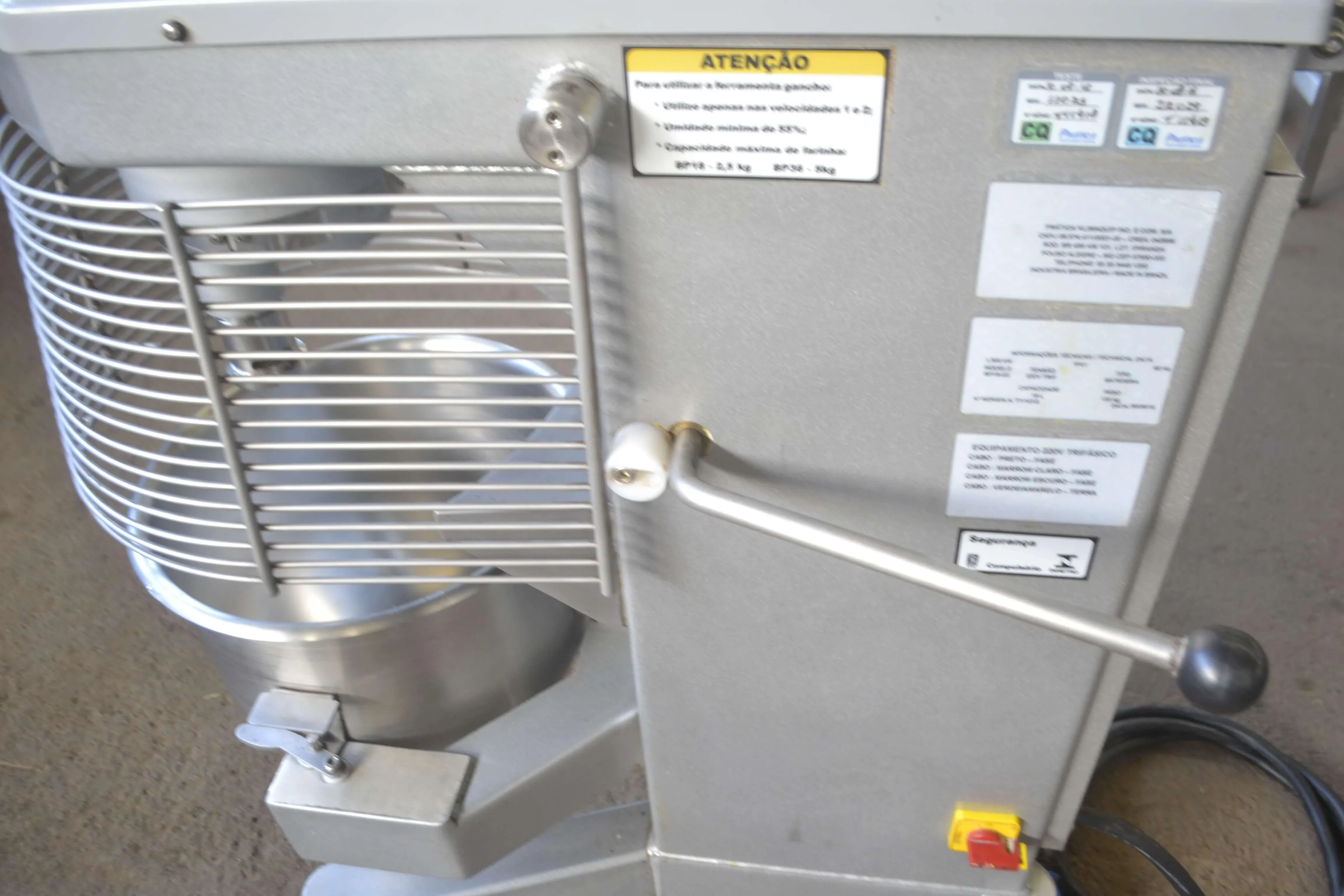 batedeira-planetaria-18-litros-marca-pratica-klimaquip