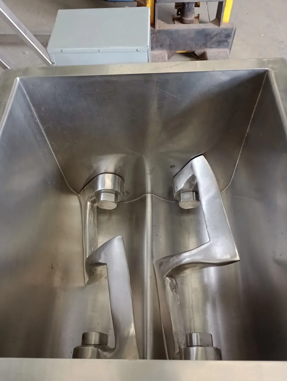 misturad-sigma-em-aco-inox-capacid-50-litros