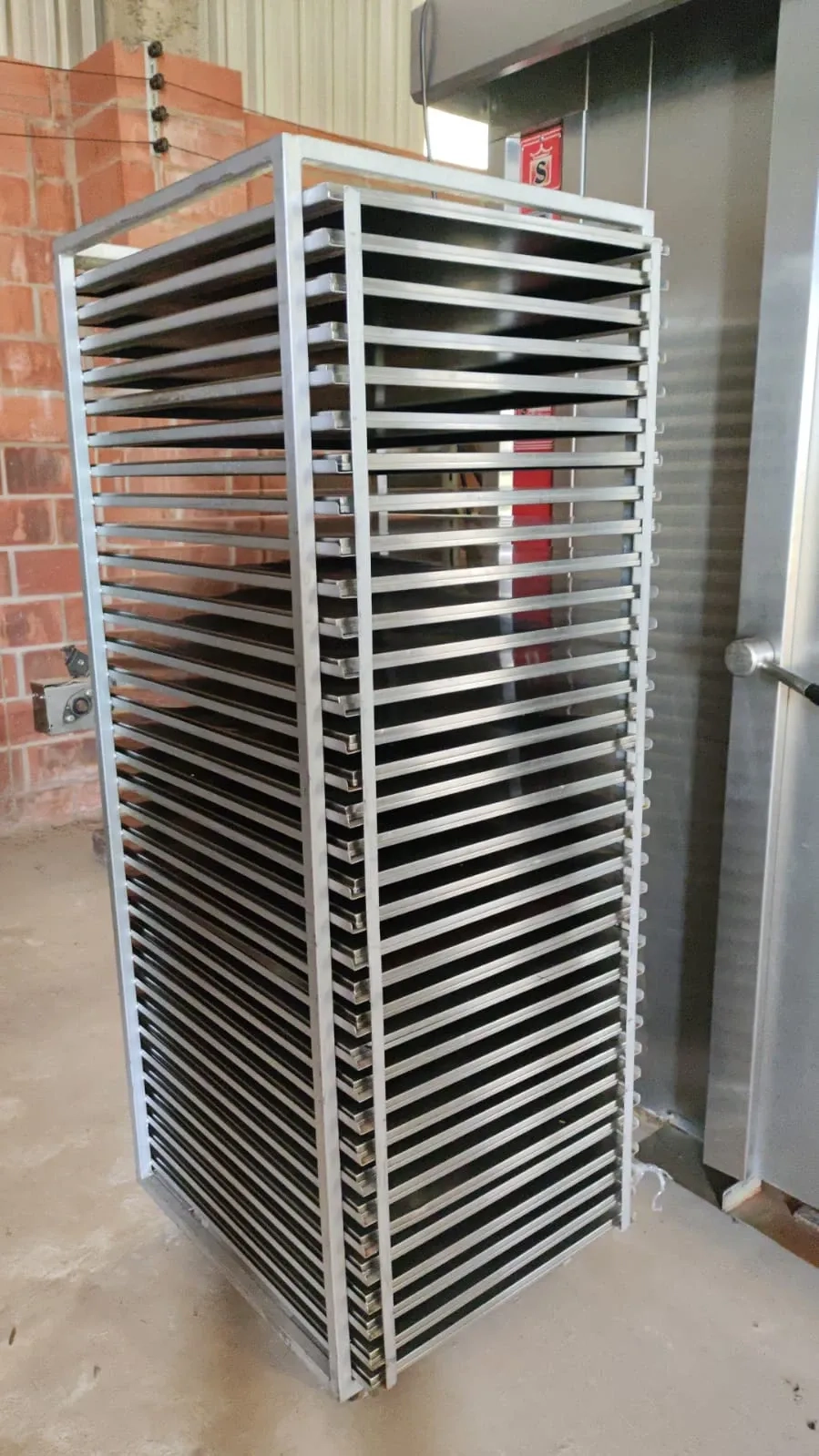 forno-rotativo-a-gas-em-inox-com-carrinho-duplo-marca-supremax