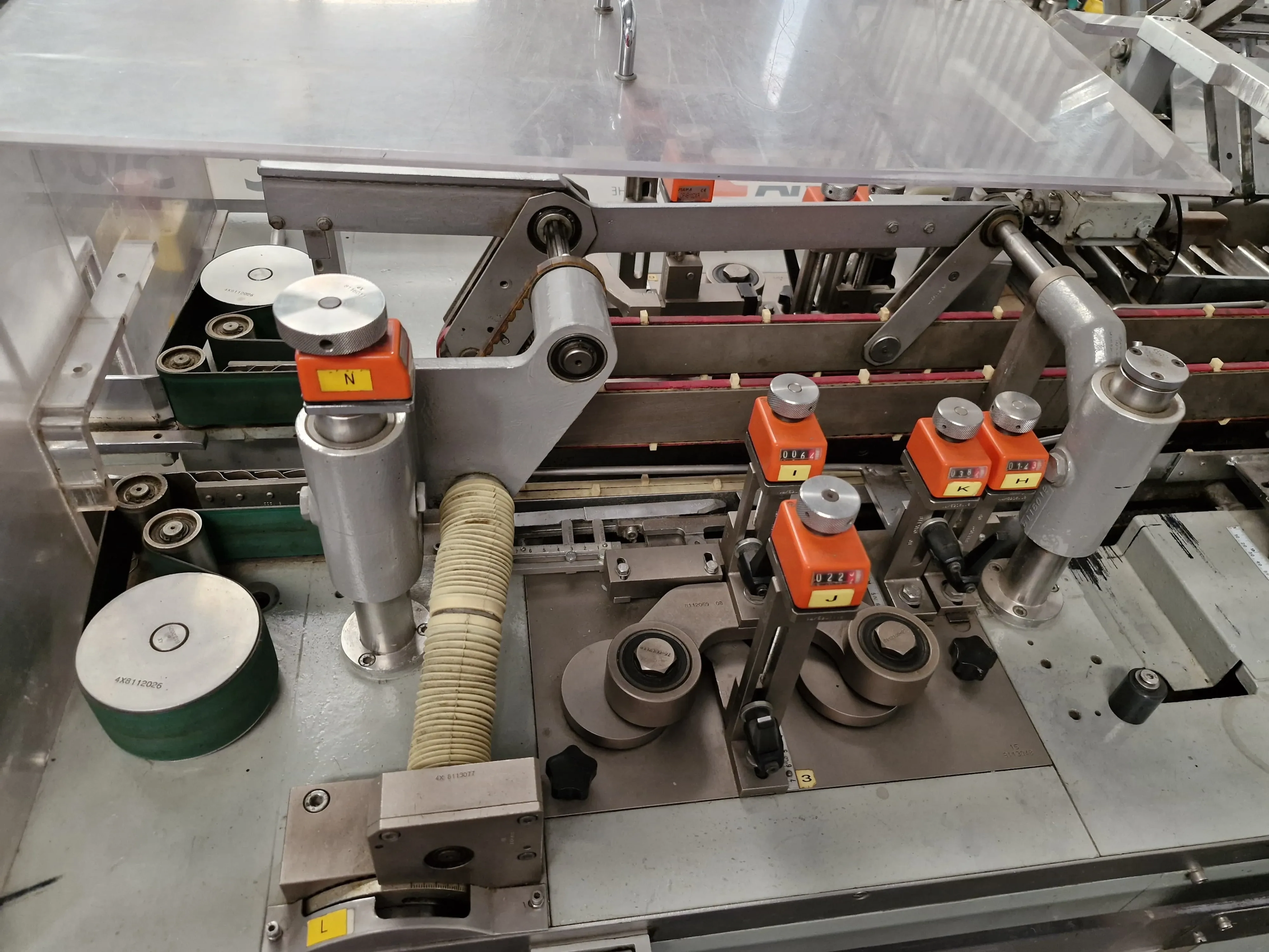 encartuchadeira-horizontal-automatica-para-frascos-plasticos-vidros-com-bula-marca-ima