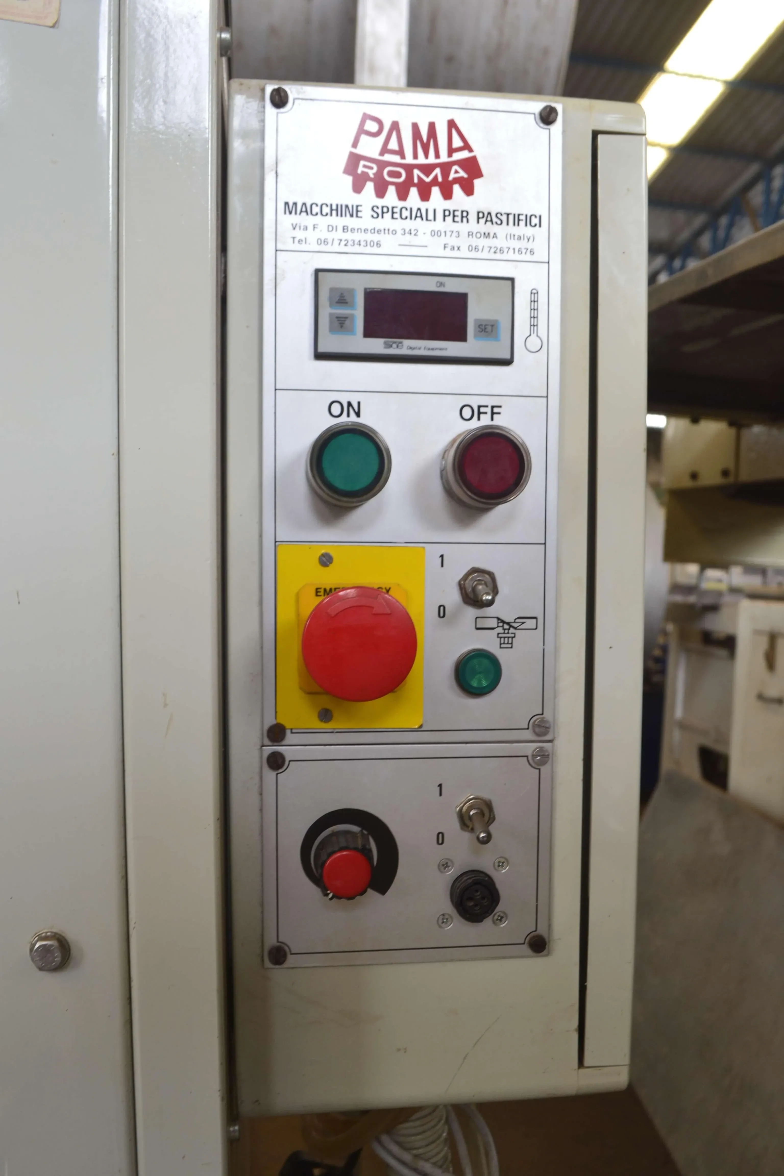 masseira-esfolhadeira-e-extrusora-capacidade-25-kg-hora-marca-pama-roma