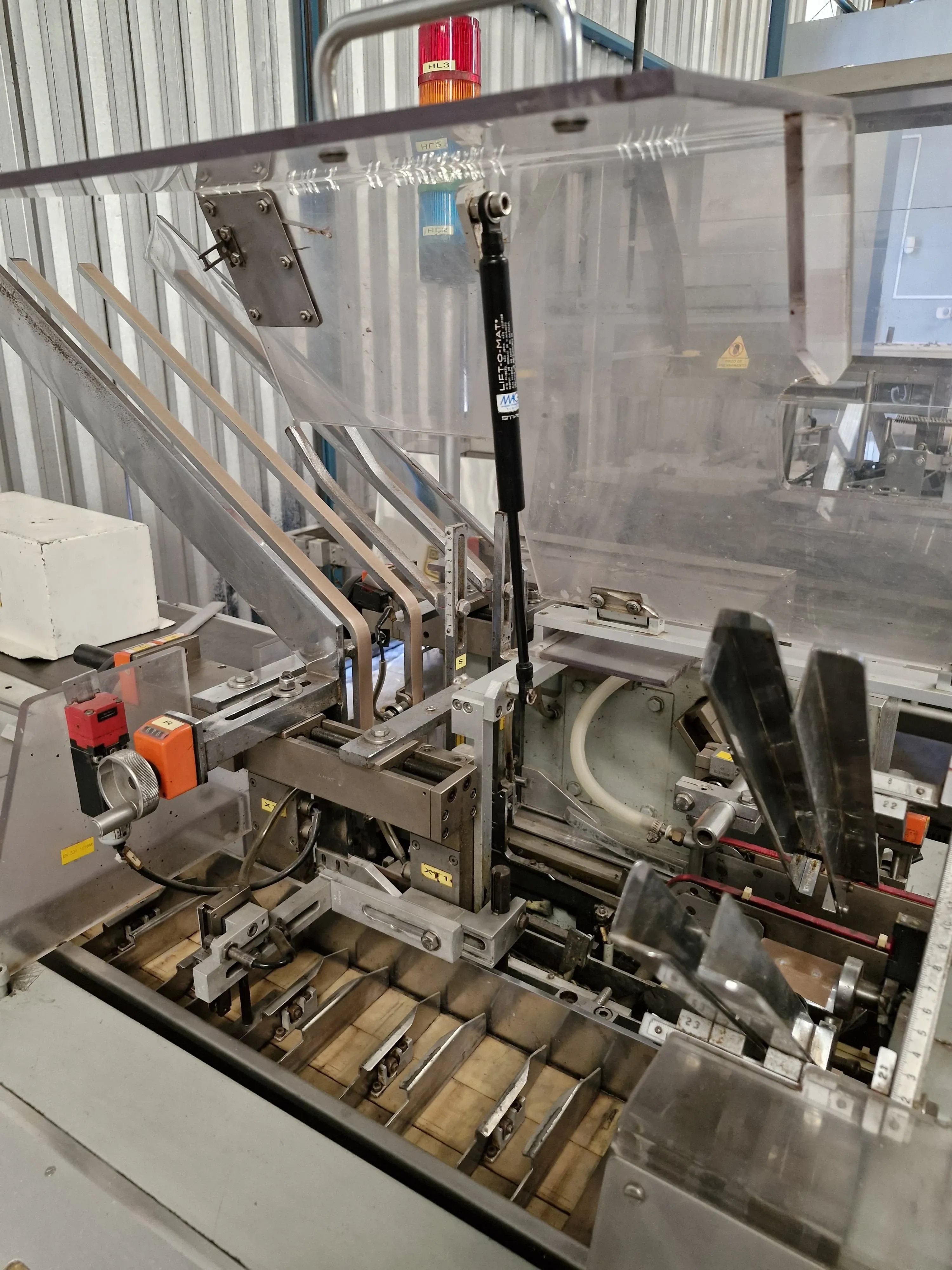 encartuchadeira-horizontal-automatica-para-frascos-plasticos-vidros-com-bula-marca-ima