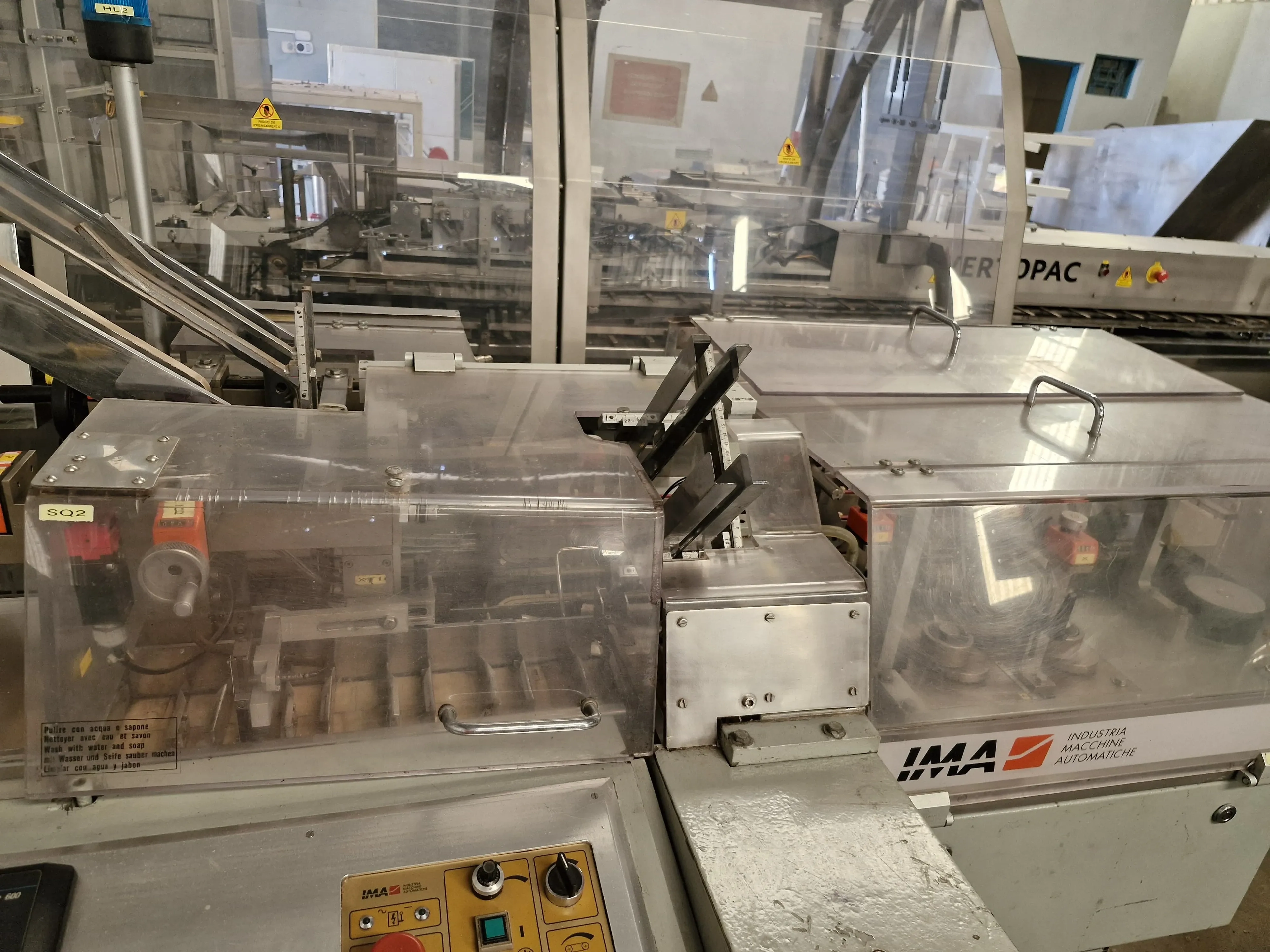 encartuchadeira-horizontal-automatica-para-frascos-plasticos-vidros-com-bula-marca-ima