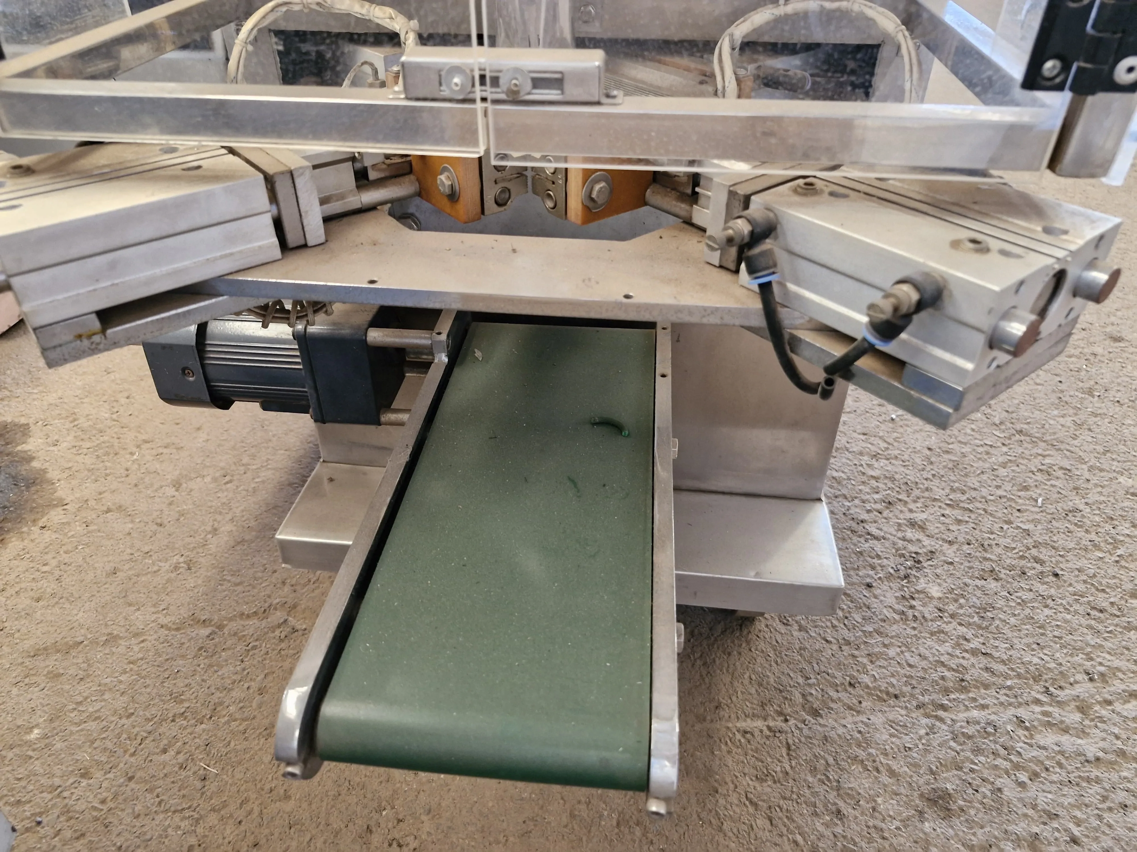 embaladora-vertical-para-graos-formato-piramidal