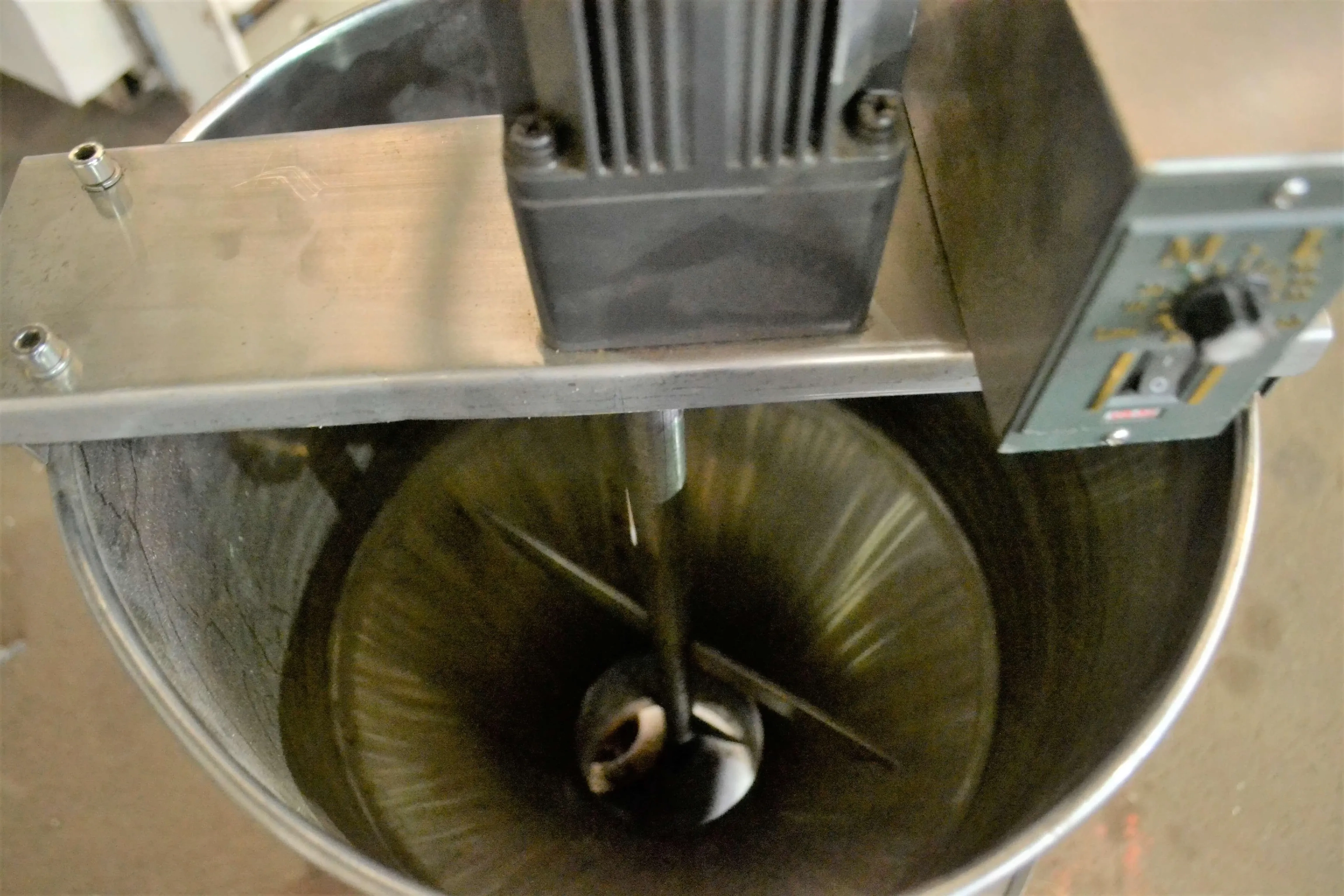 dosadora-semiautomatica-para-gaos-e-pos-25-ciclos-por-minuto-marca-cetro