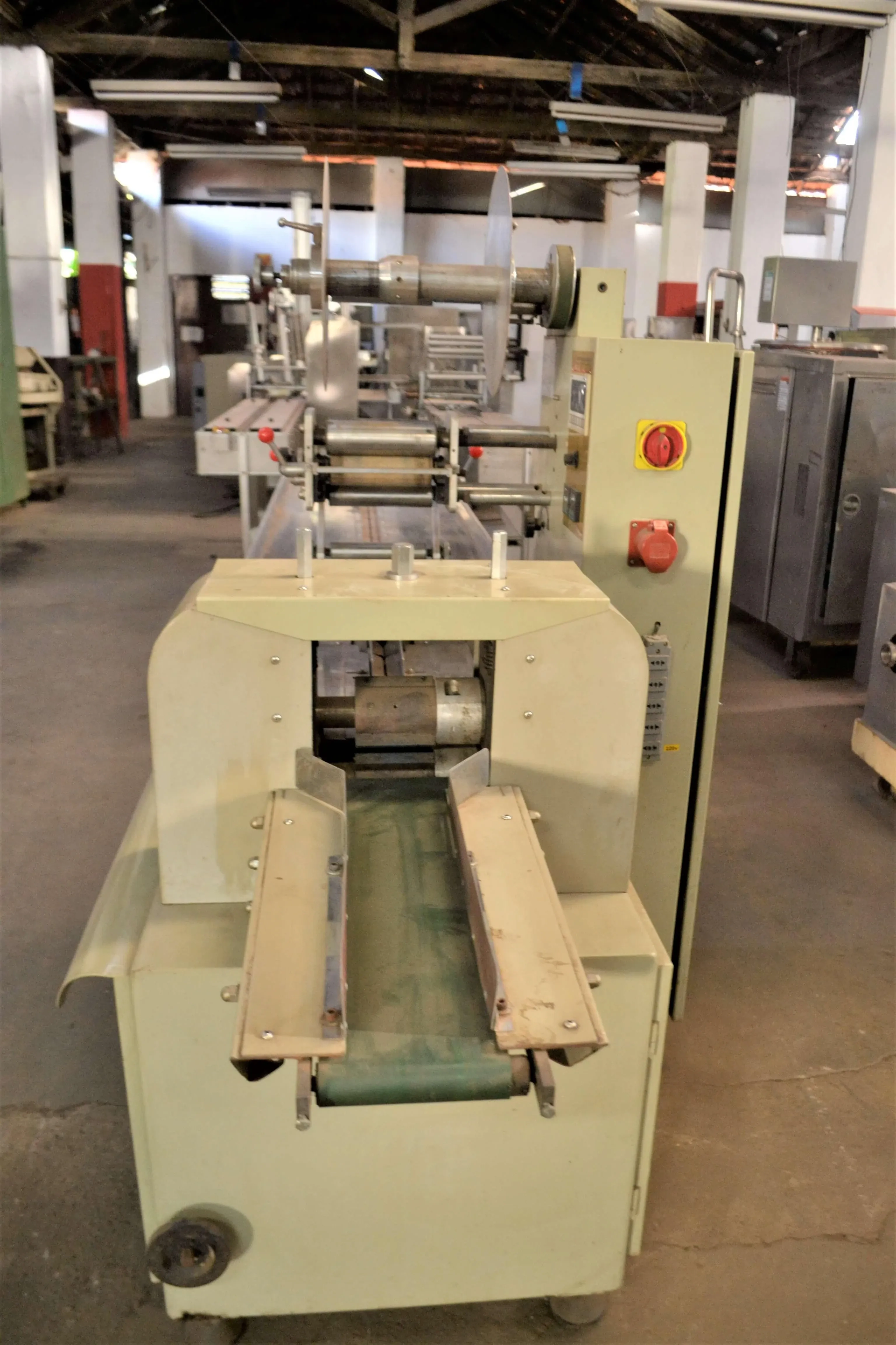 embaladora-flowpack-nanyang-food-modelo-dbz-280