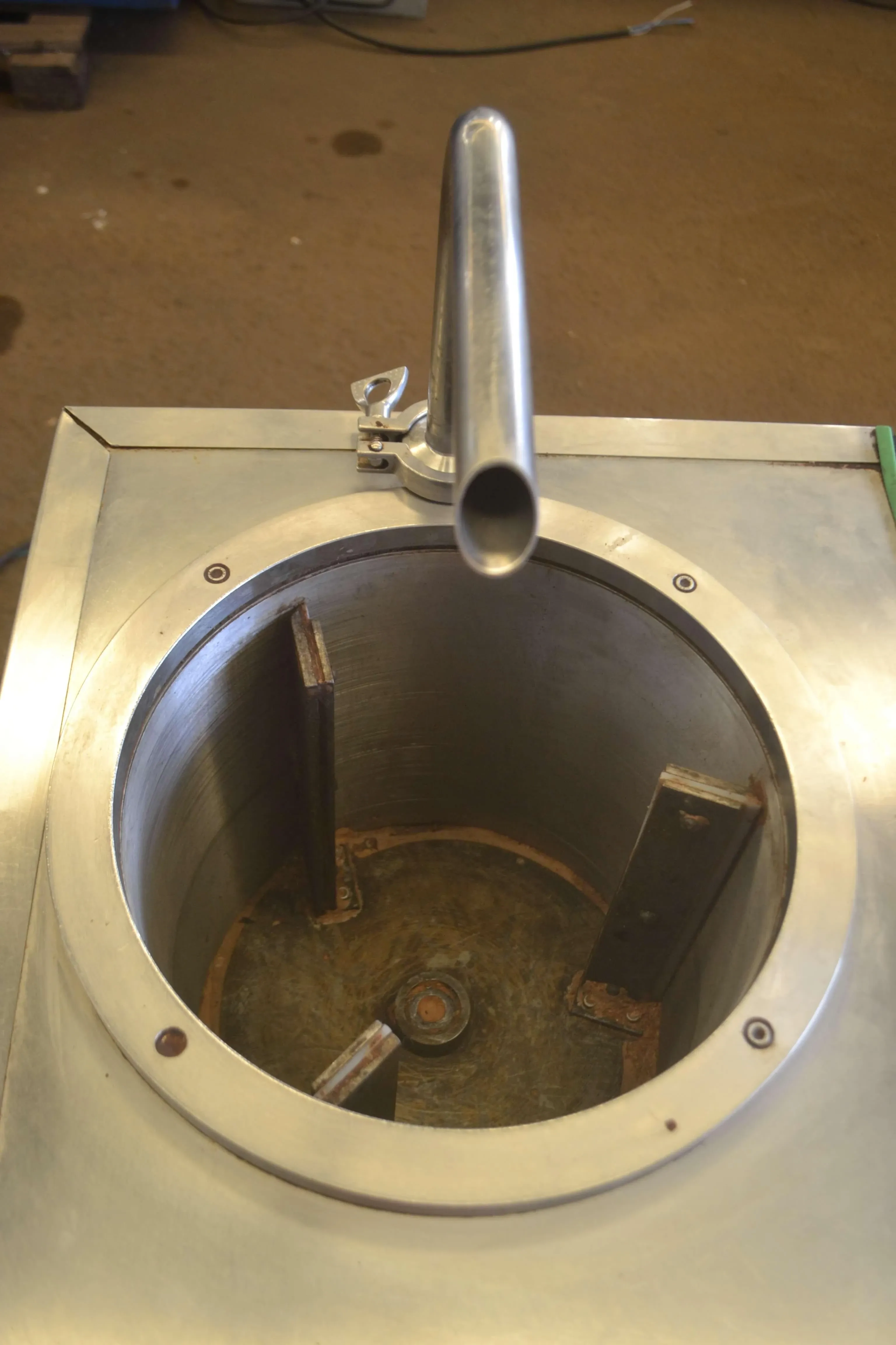 temperadeira-chocolate-capacidade-150-kg-h-marca-hebleimar