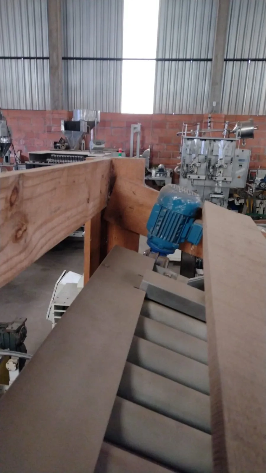 descascadora-e-classificadora-de-camarao-e-frutos-do-mar-marca-rs-maquinas-e-equipamentos-industriais-ltda