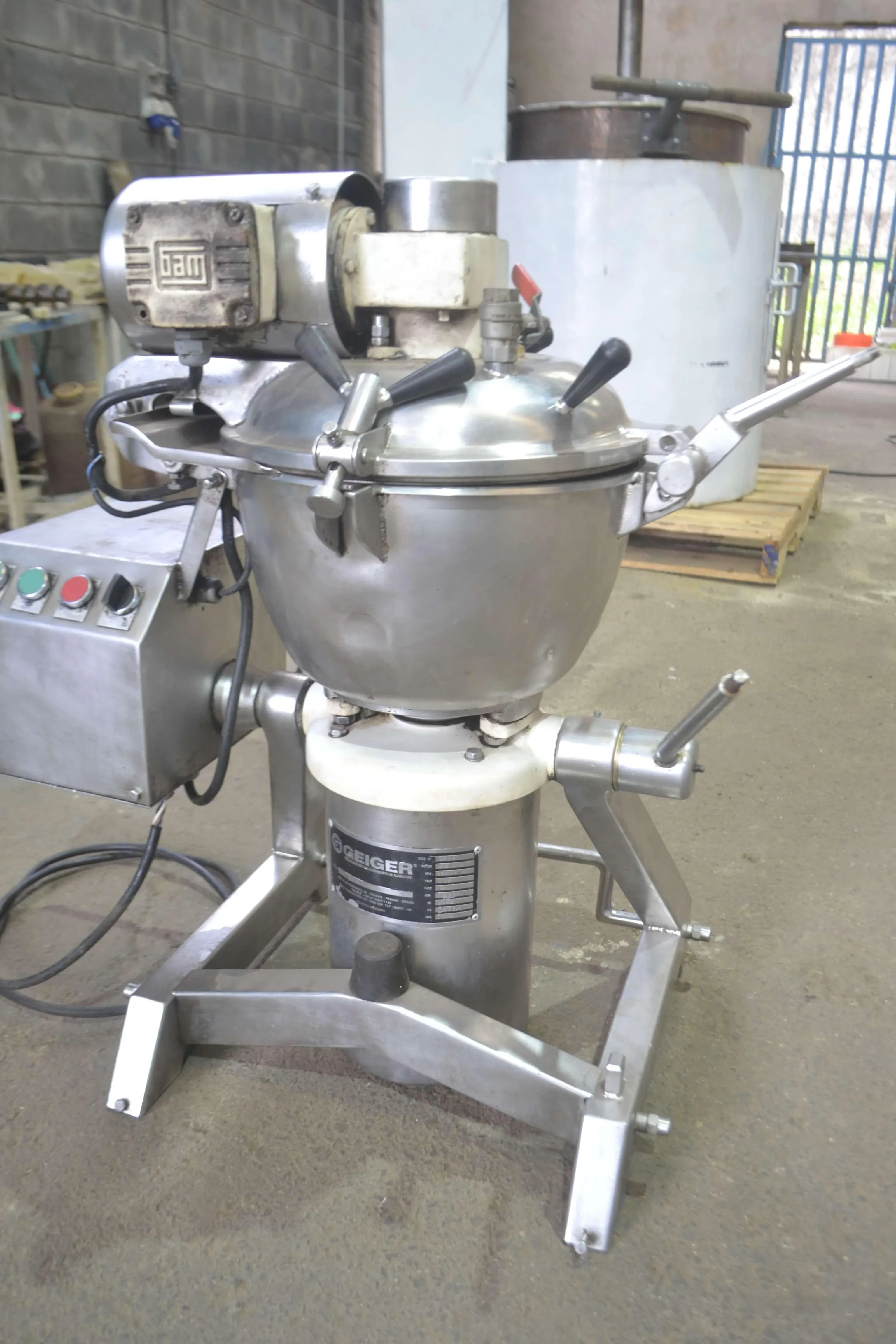 processador-universal-cutter-capacidade-12-litros-marca-geiger