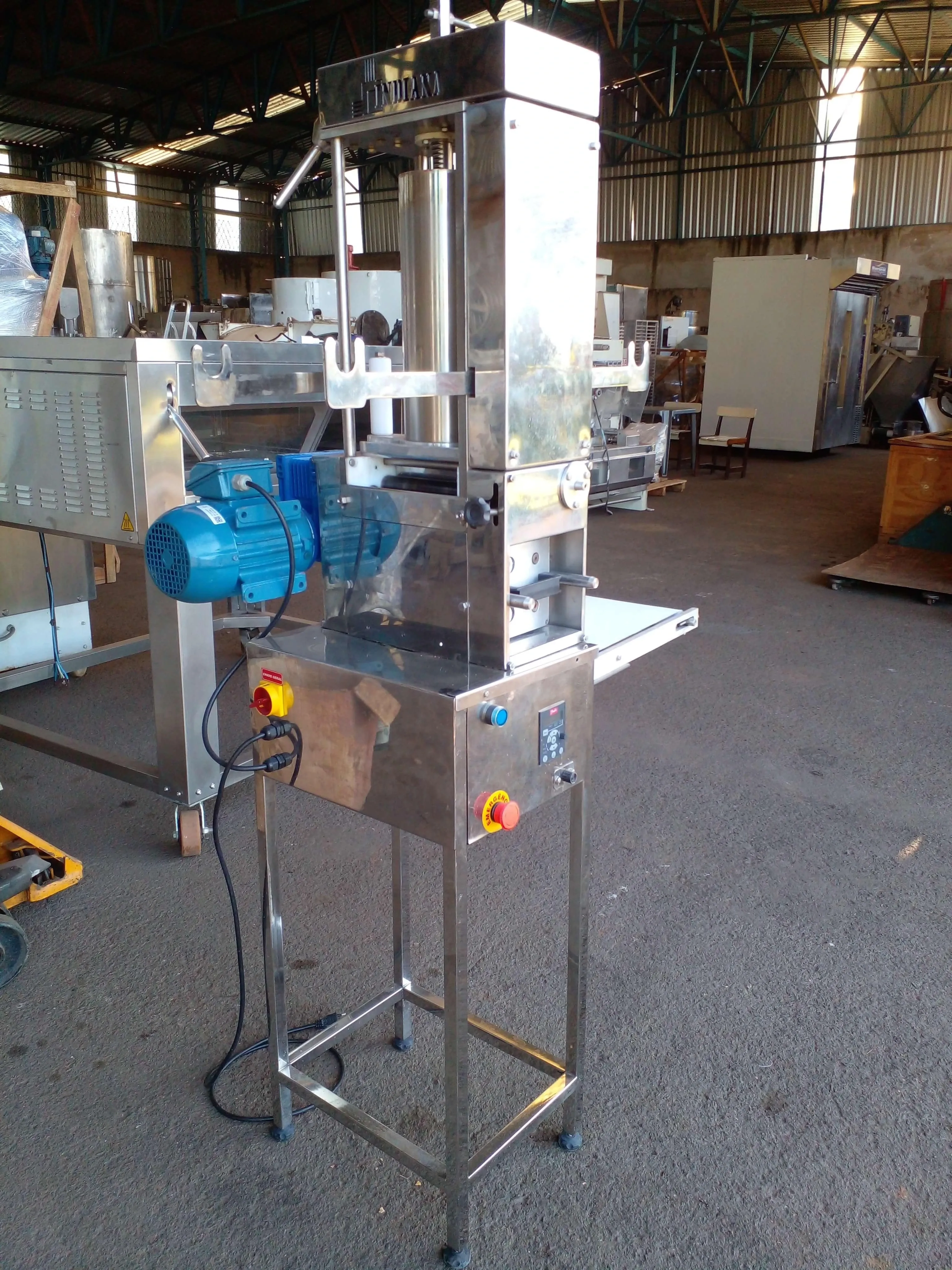 formadora-recheadora-de-pastel-e-ravioli-120-kg-h-marca-indiana