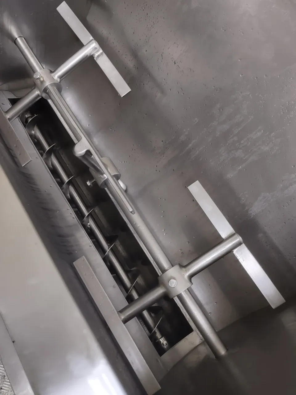 envasadora-dosadora-pesadora-com-misturador-horizontal-de-pas-em-aco-inox-capacidade-120-kg-marca-peres-and-canheiro