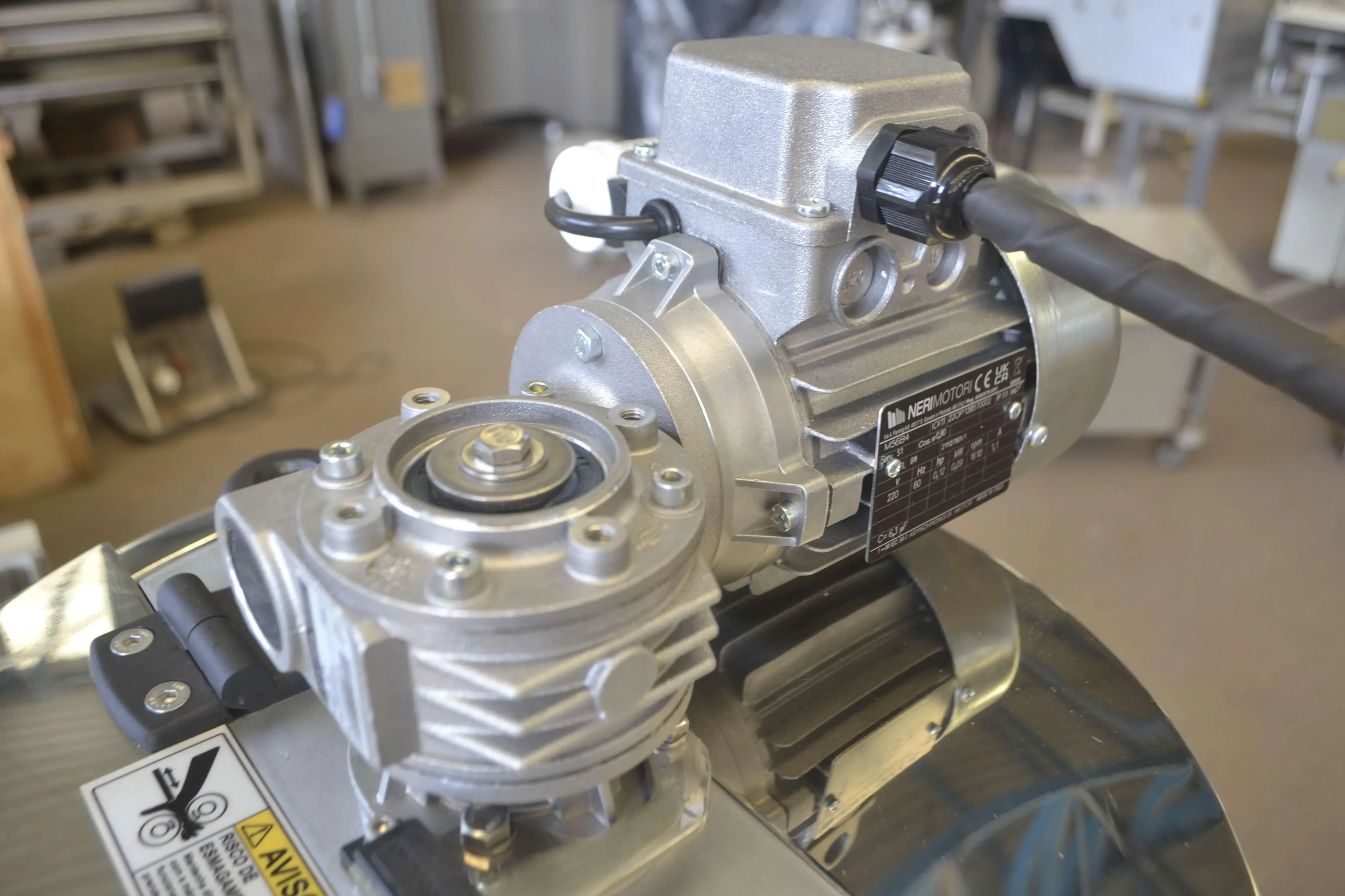 derretedeira-de-chocolate-marca-vonin-capacidade-30-kg