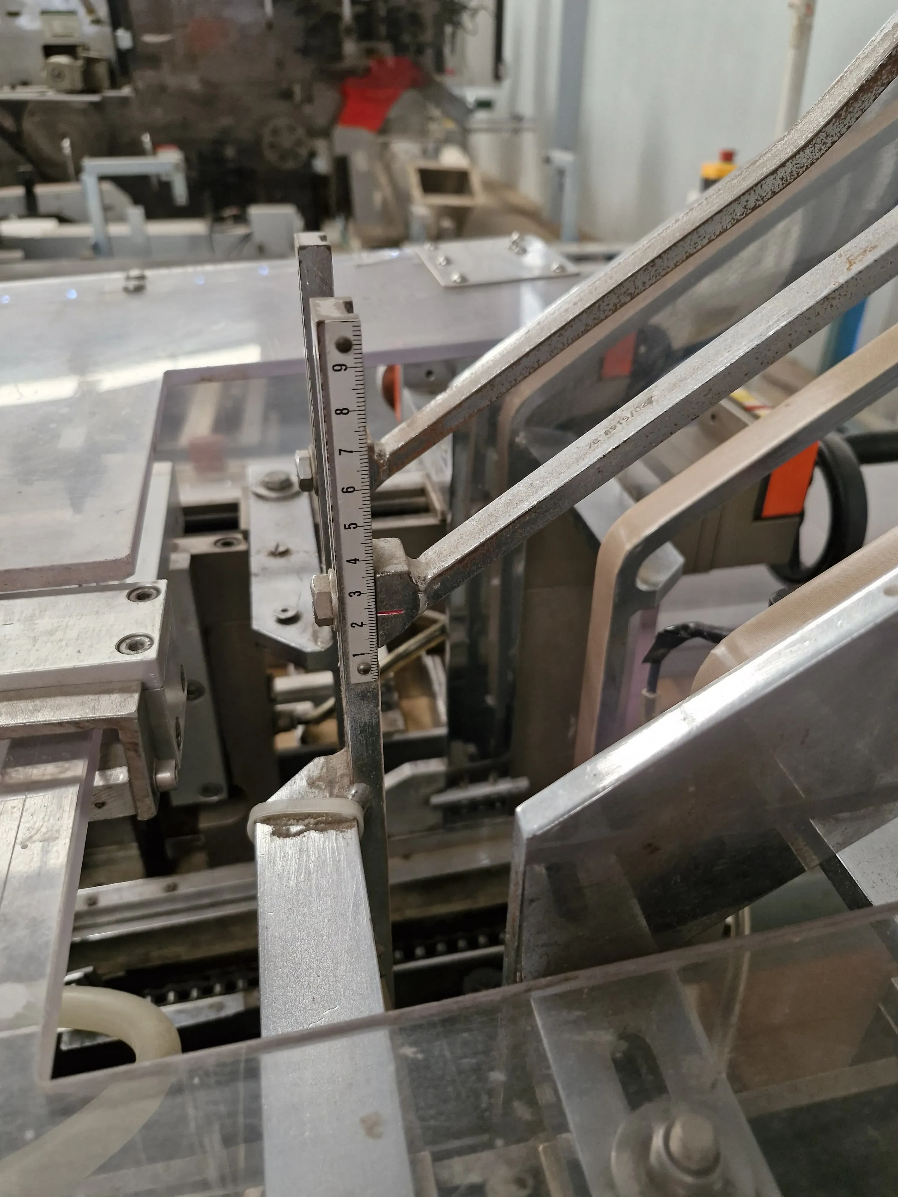 encartuchadeira-horizontal-automatica-para-frascos-plasticos-vidros-com-bula-marca-ima