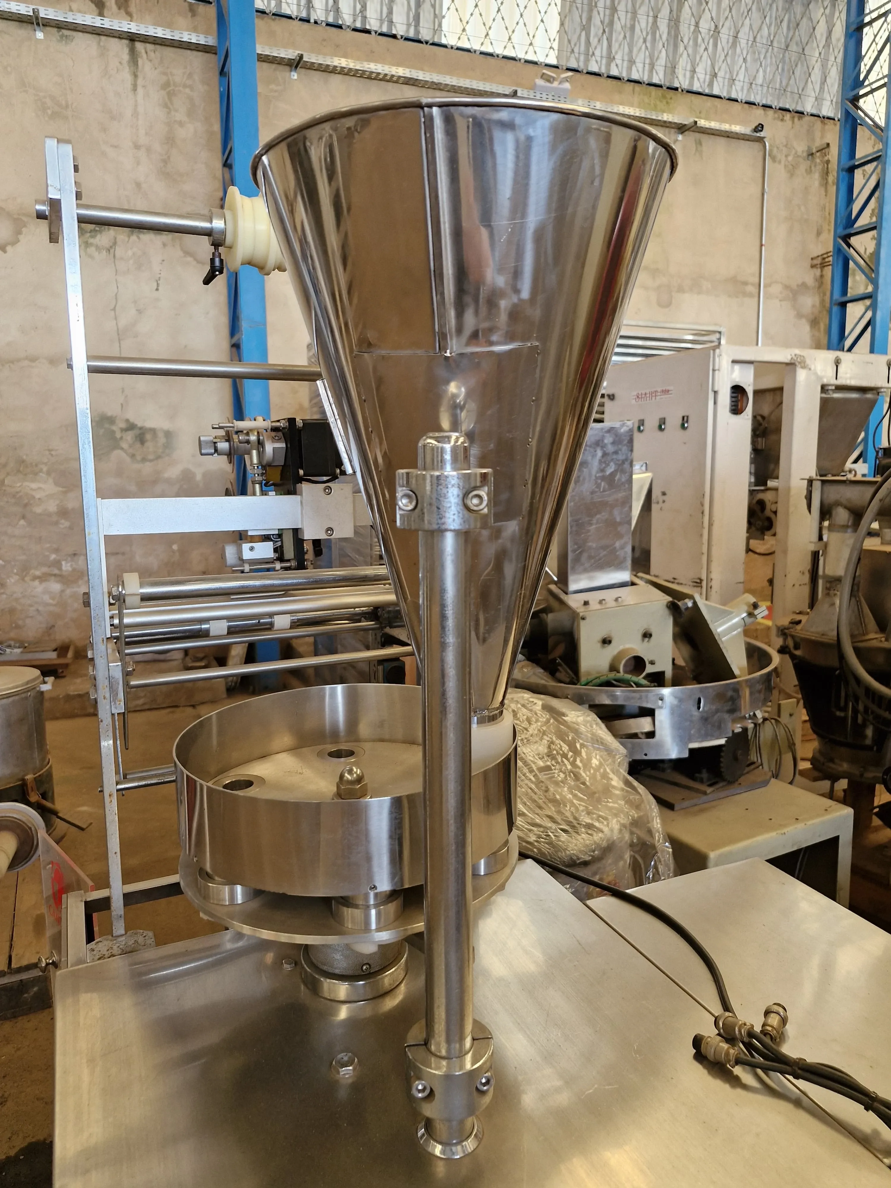 embaladora-vertical-para-graos-formato-piramidal